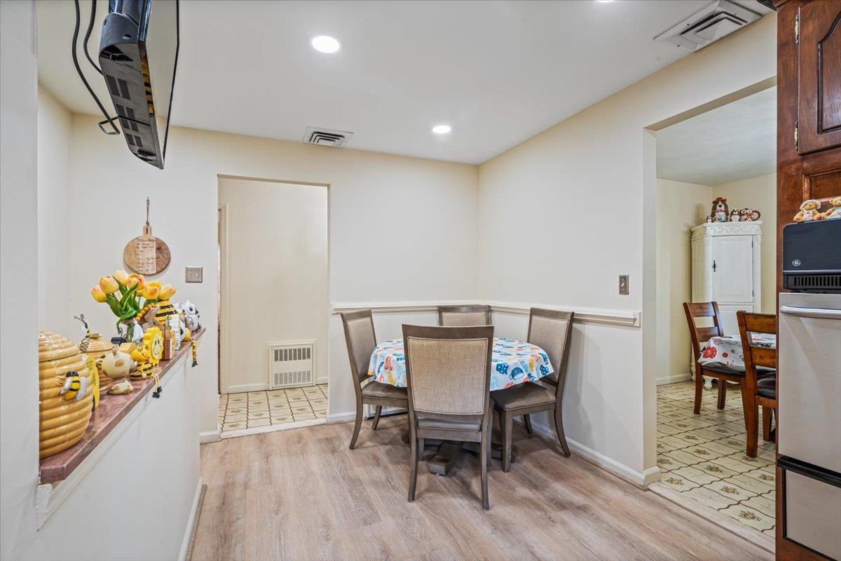 293 85 Avenue, Floral Park, NY 11001