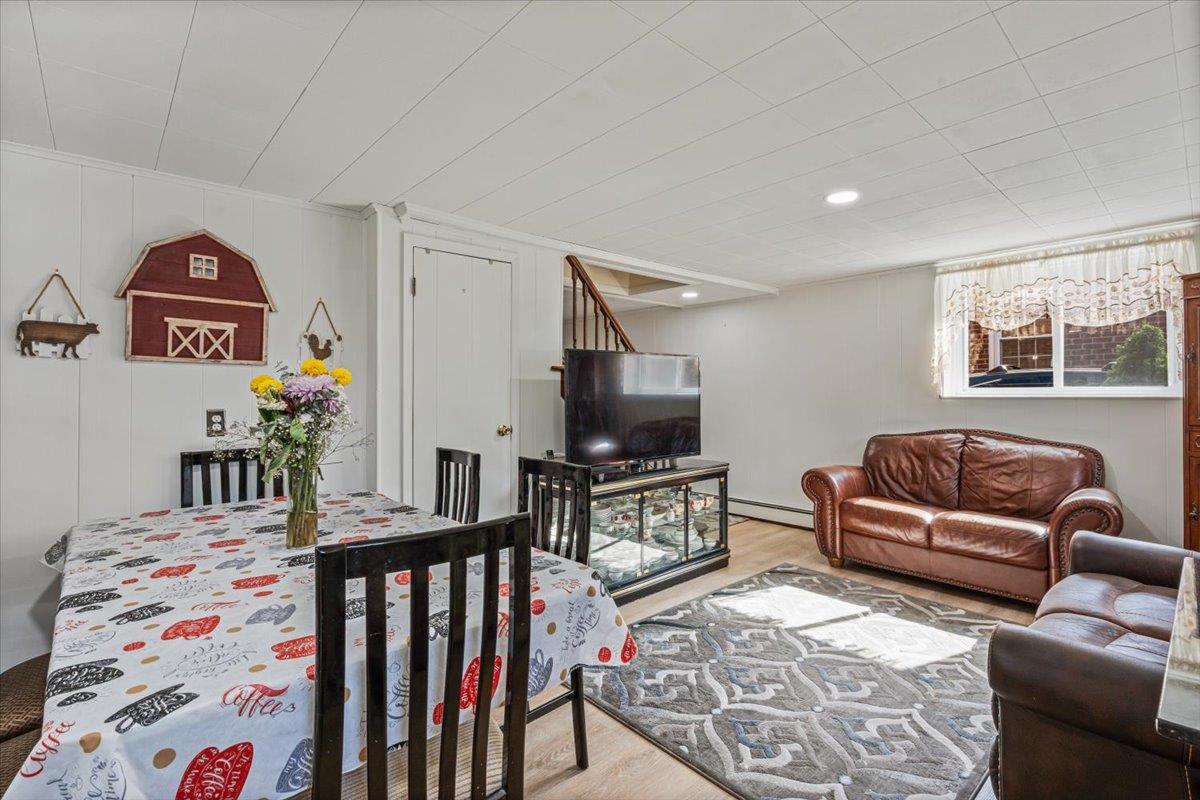 293 85 Avenue, Floral Park, NY 11001