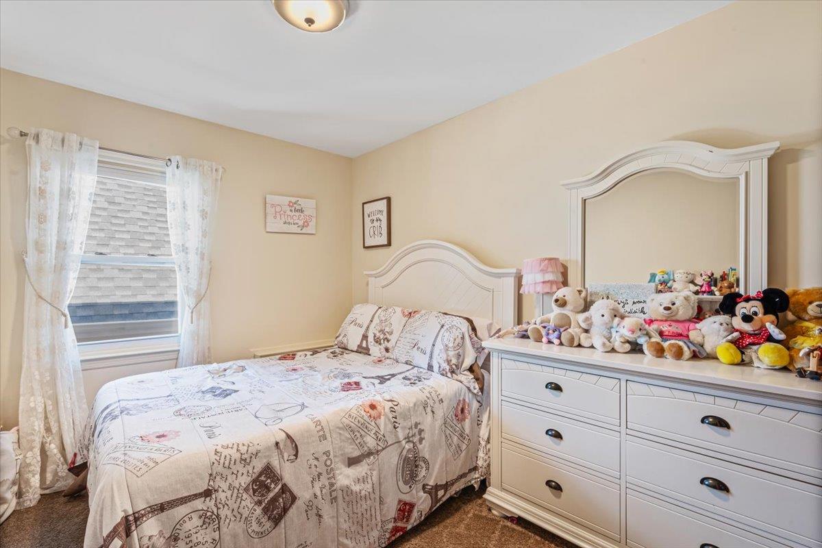 293 85 Avenue, Floral Park, NY 11001