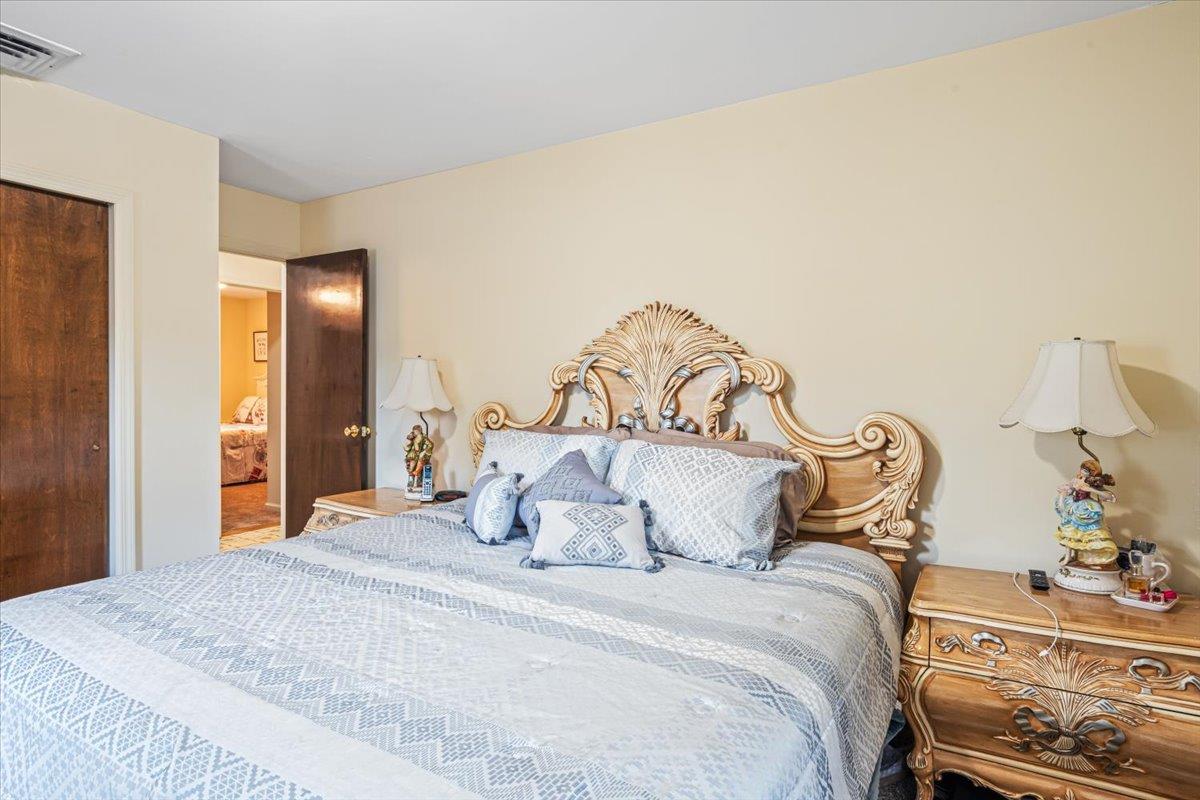 293 85 Avenue, Floral Park, NY 11001