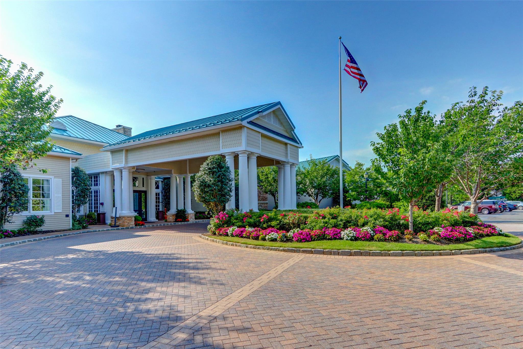 67 Carriage Lane, Plainview, NY 11803