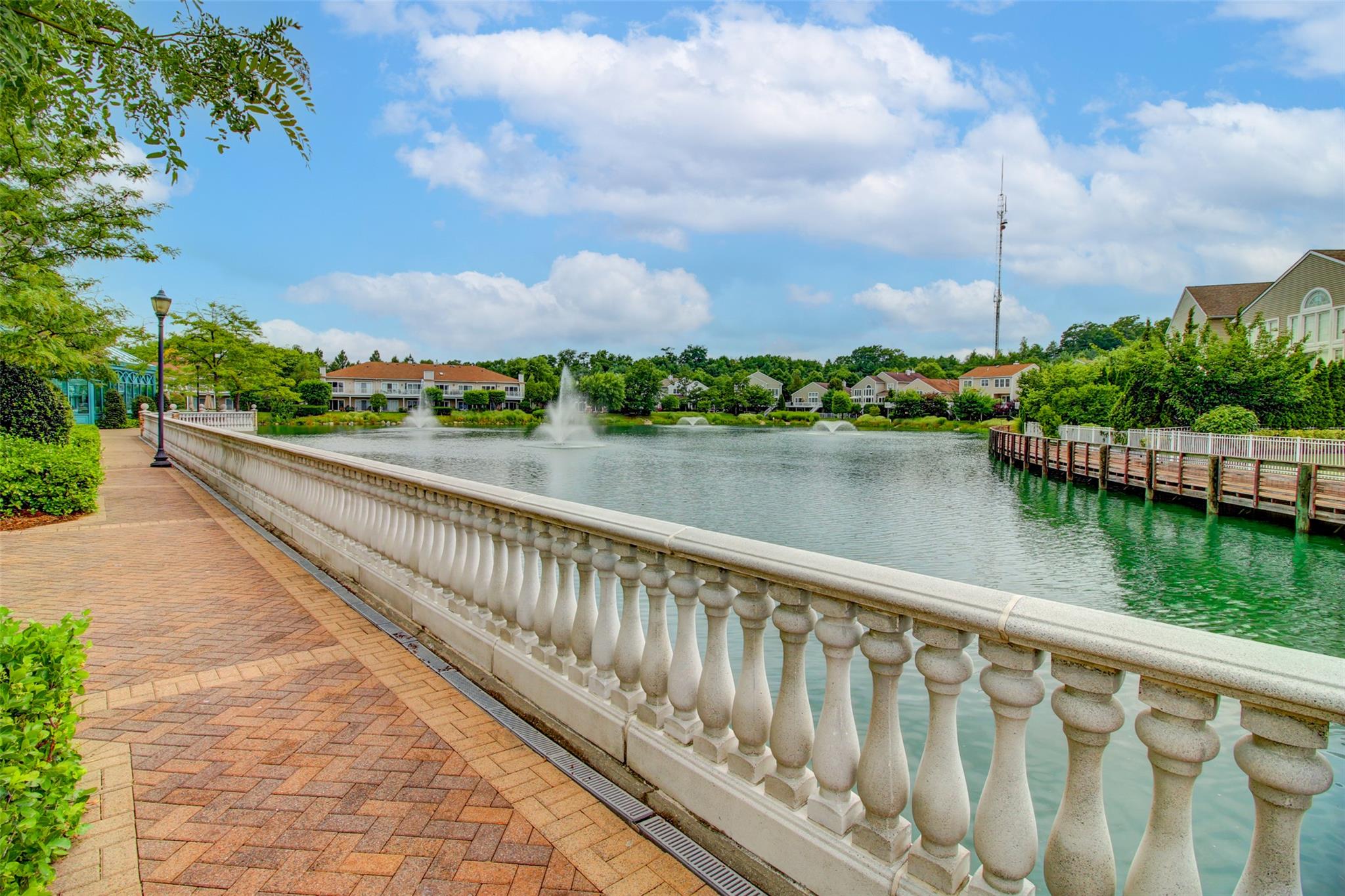 67 Carriage Lane, Plainview, NY 11803