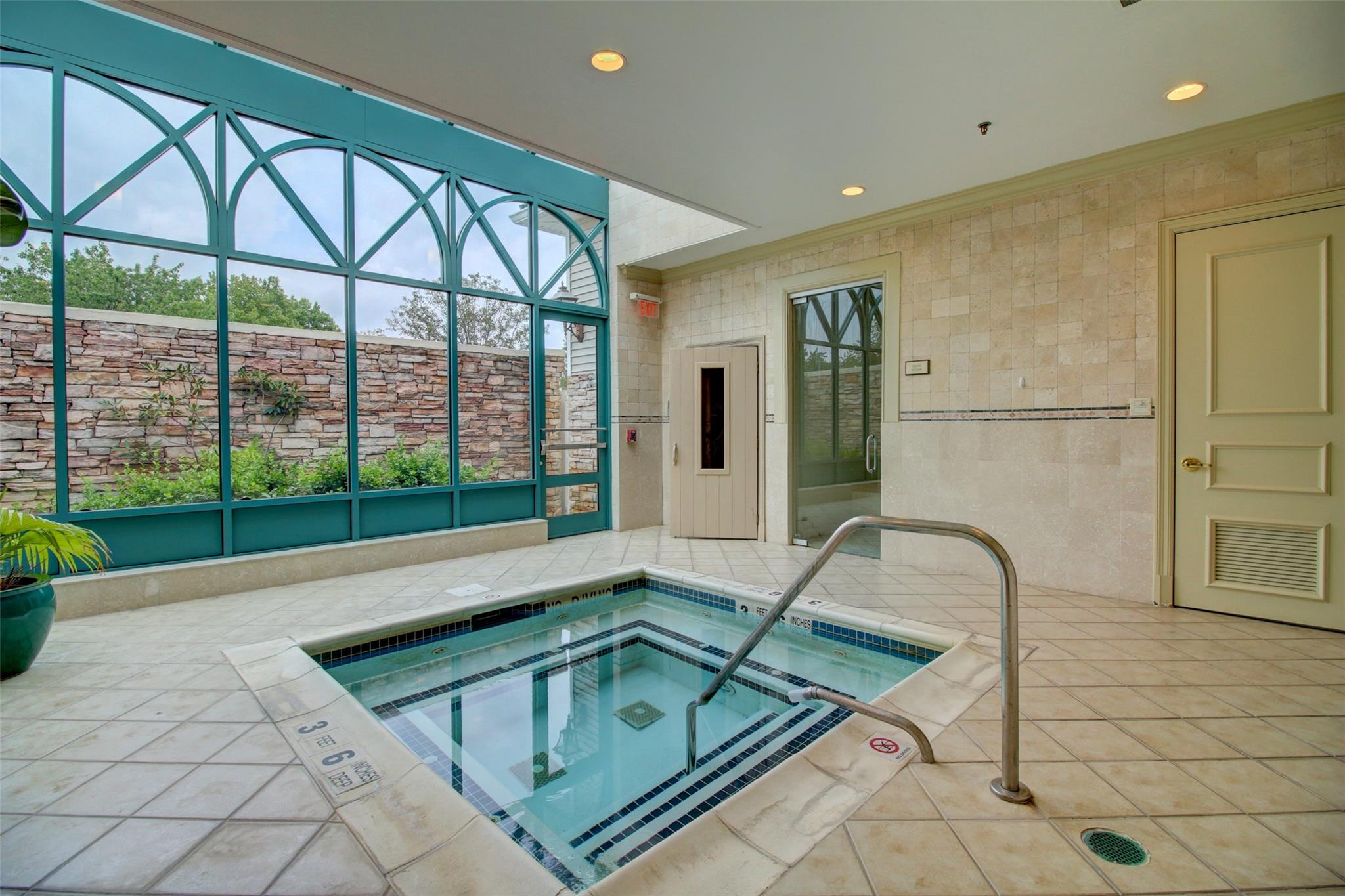 67 Carriage Lane, Plainview, NY 11803