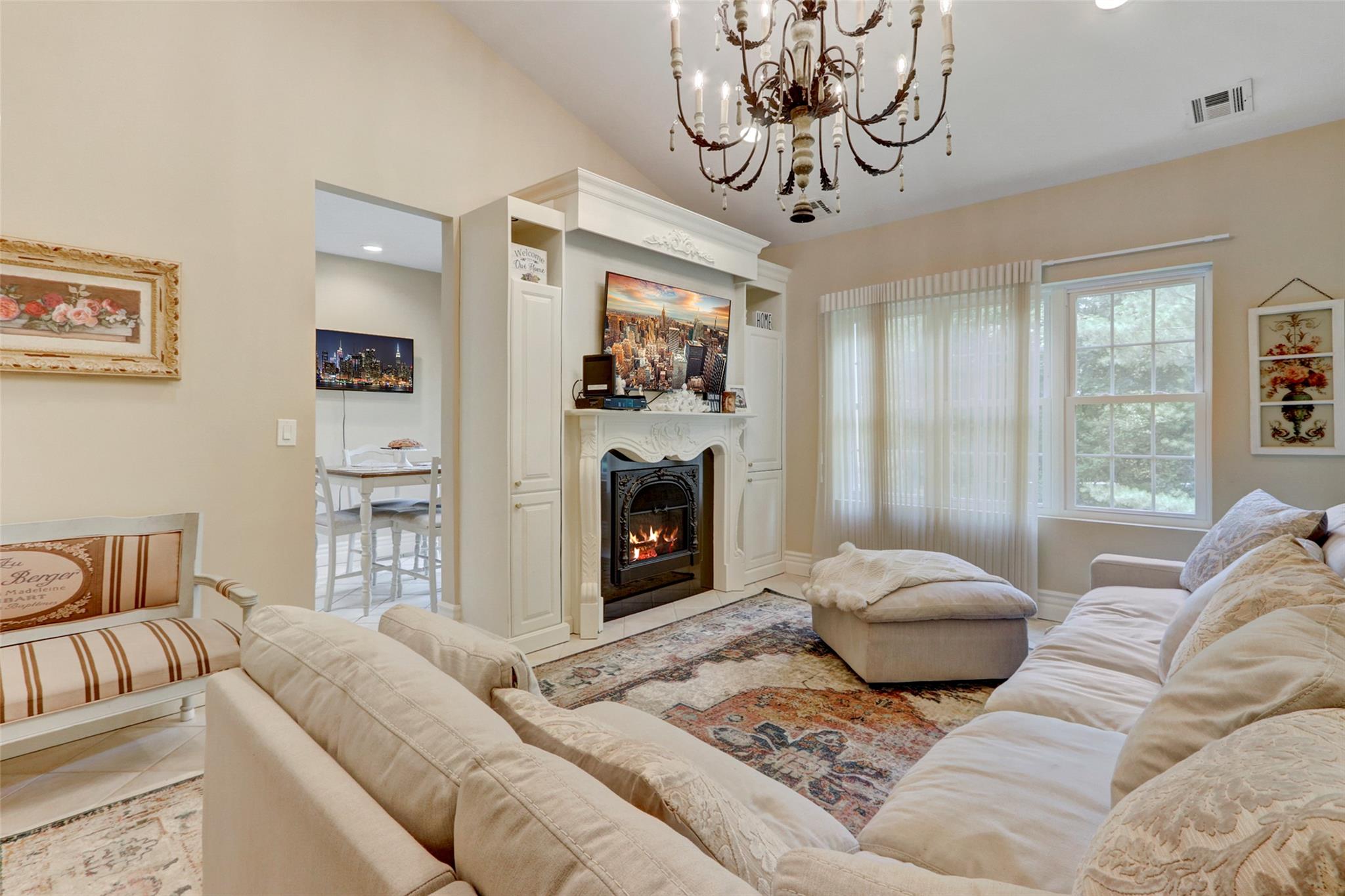 67 Carriage Lane, Plainview, NY 11803