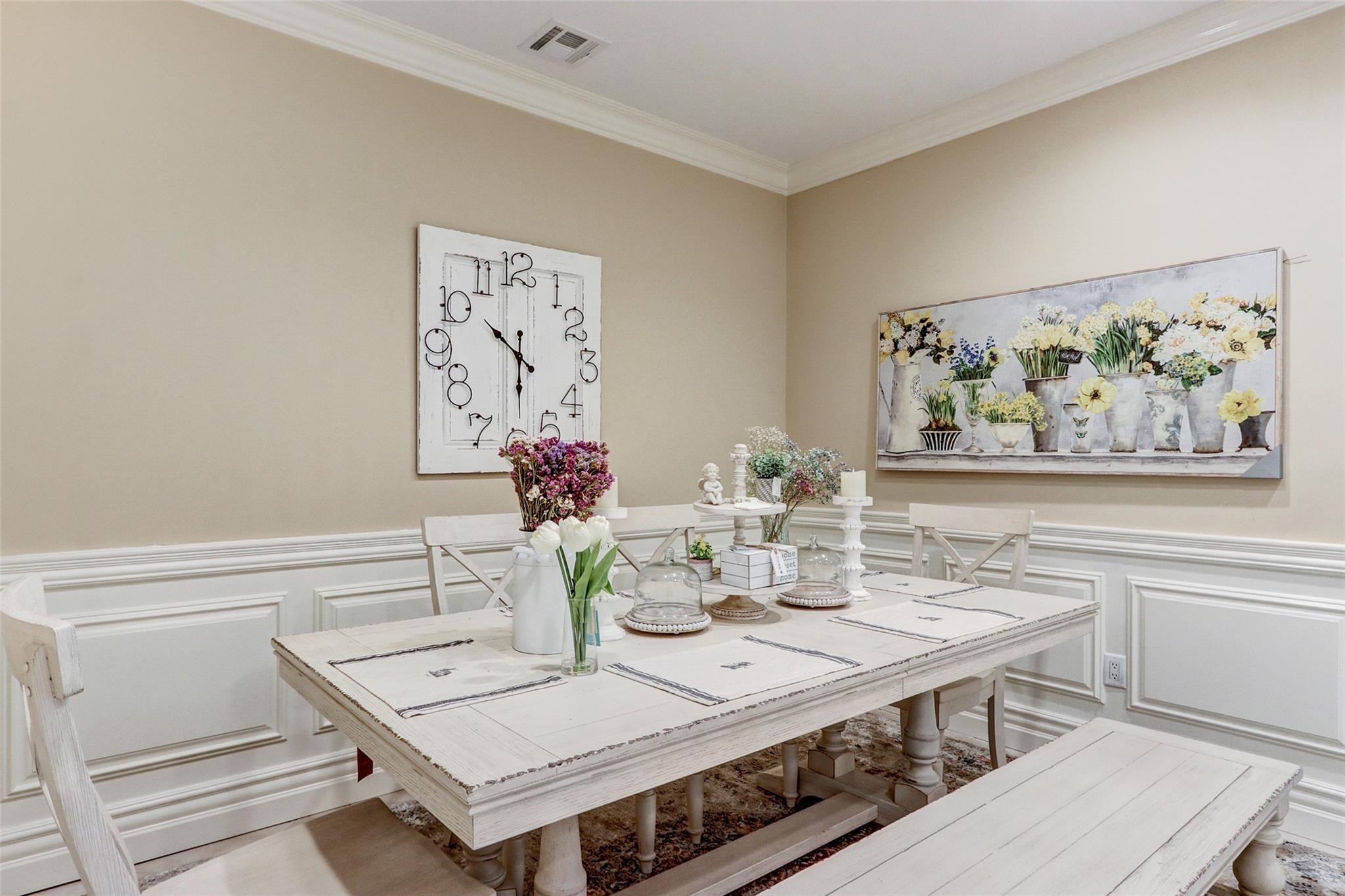 67 Carriage Lane, Plainview, NY 11803