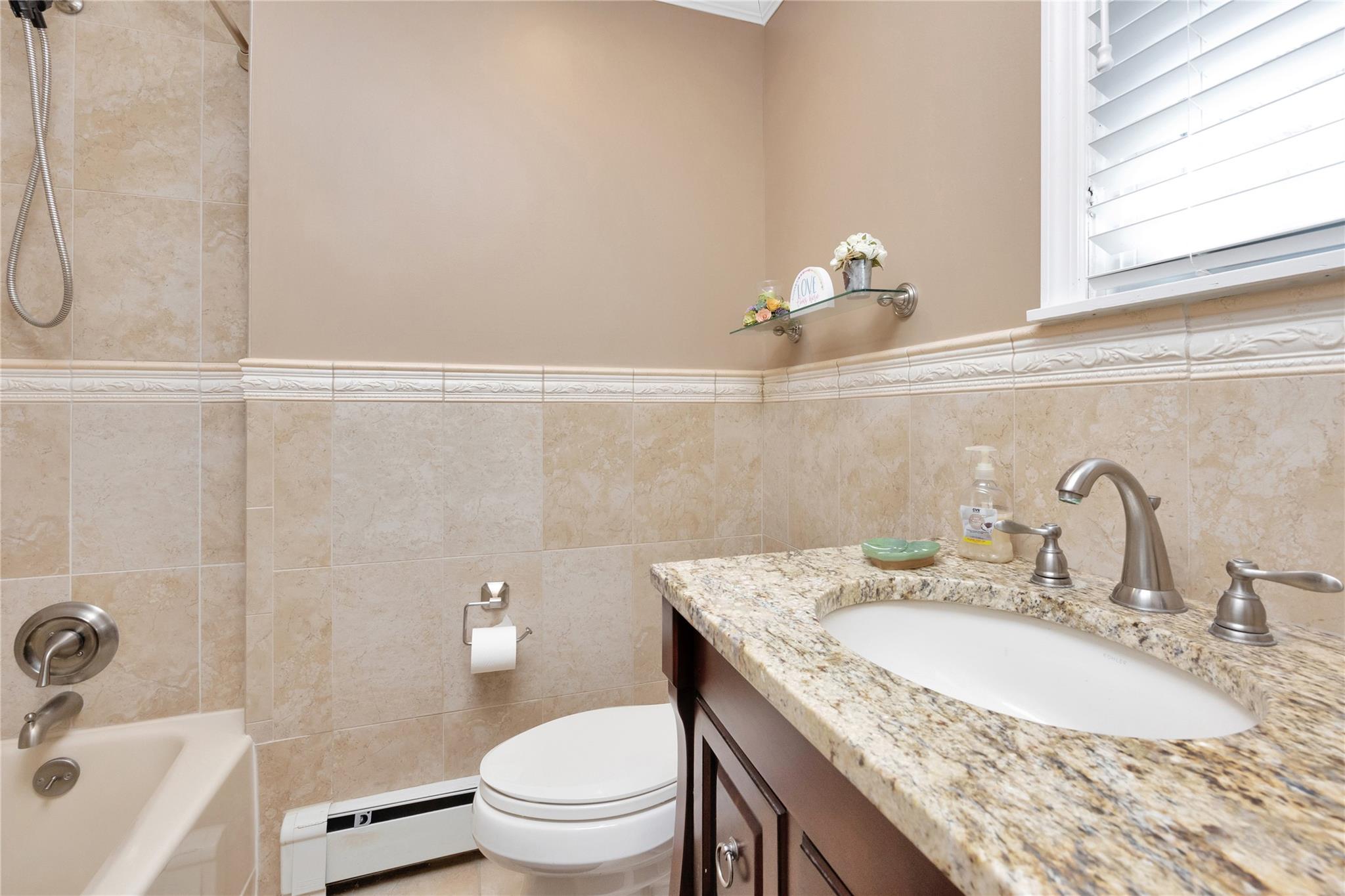 8 Bradshaw Lane, Northport, NY 11768