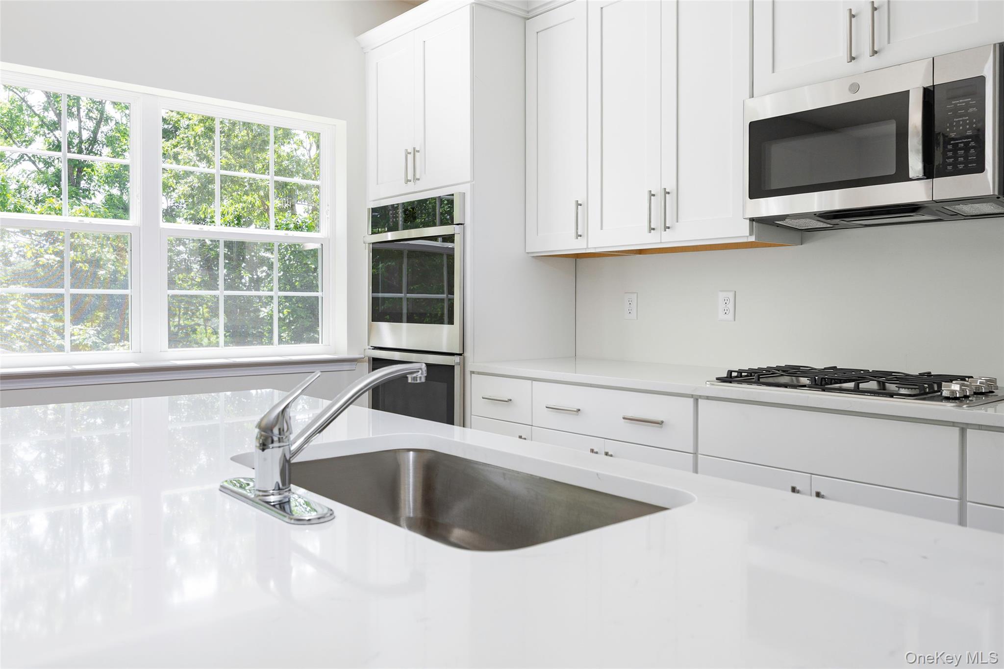 10 Page Court, Poughkeepsie, NY 12603