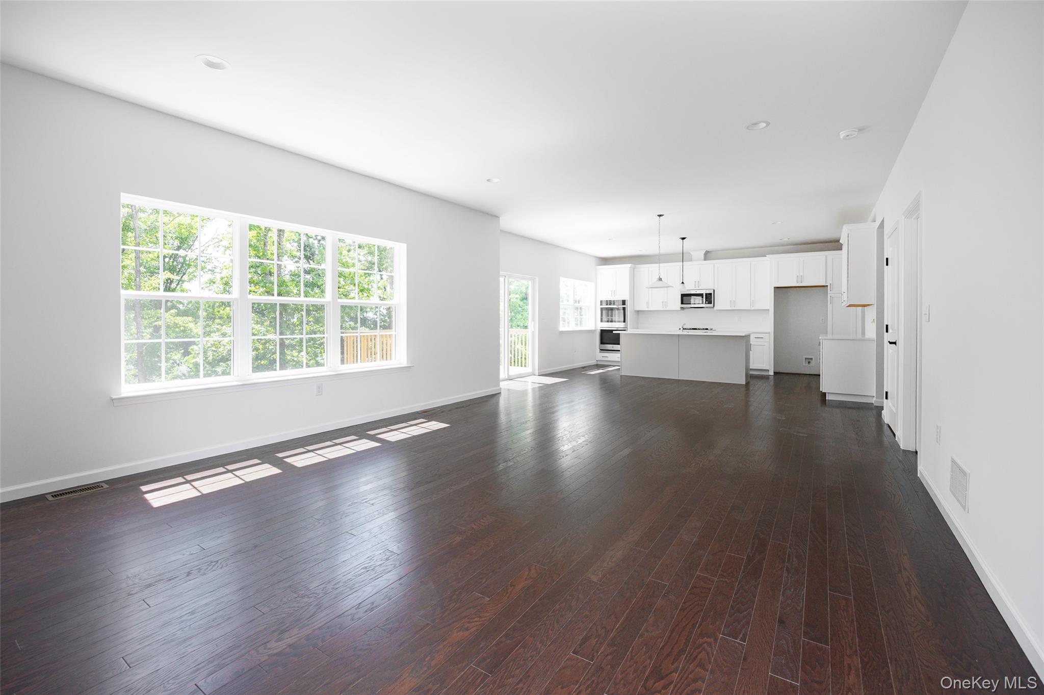 10 Page Court, Poughkeepsie, NY 12603