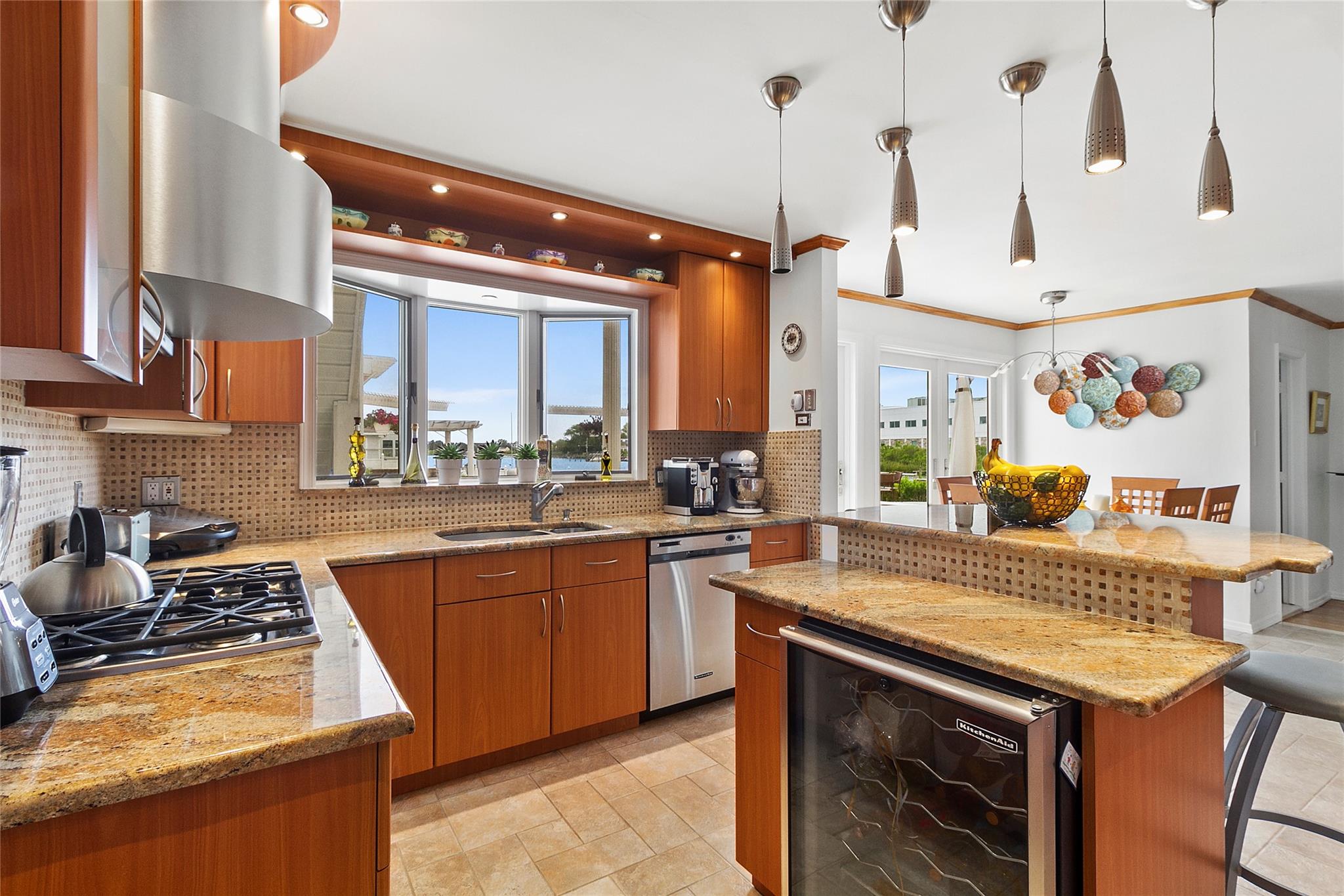 1 Rebadam Lane, Southampton, NY 11968