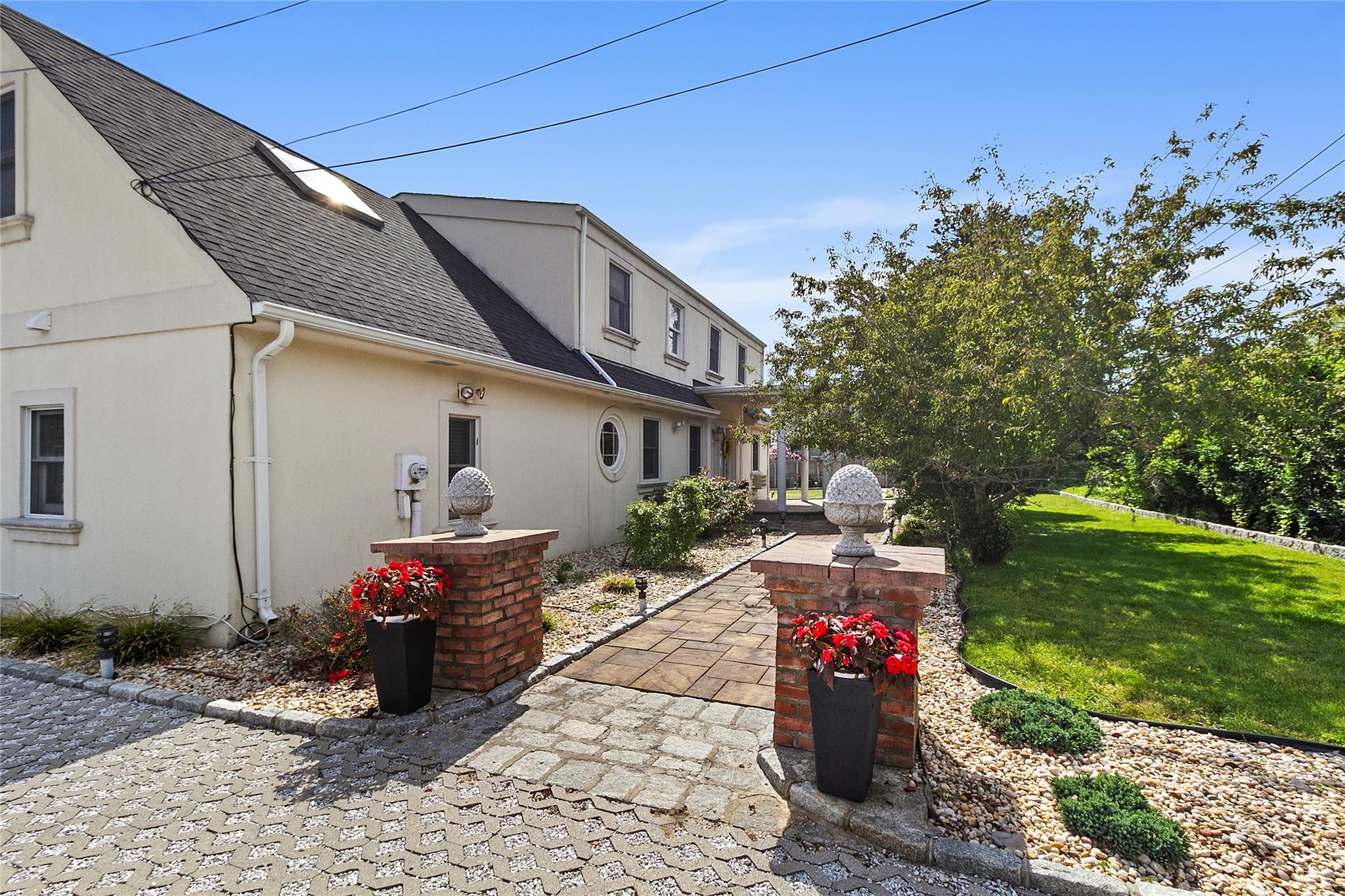 1 Rebadam Lane, Southampton, NY 11968