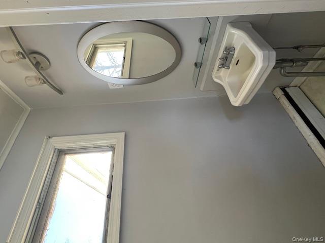 13 Dewitt Street, Ellenville, NY 12428