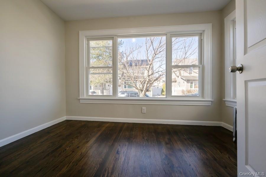 10 Winchester Drive, Lindenhurst, NY 11757