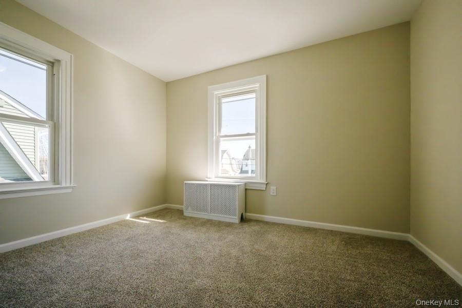 10 Winchester Drive, Lindenhurst, NY 11757