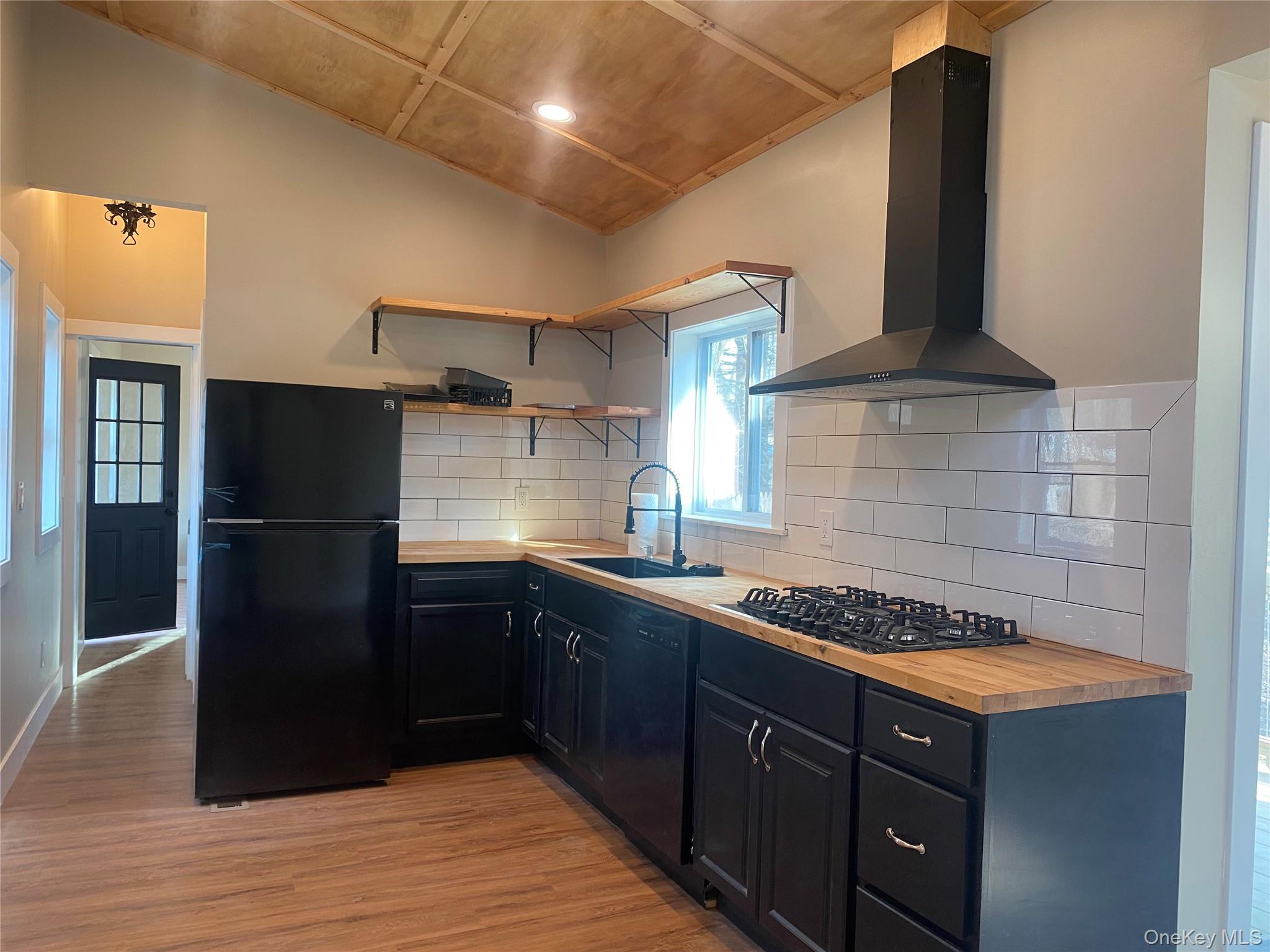 24 Lovett Lane, Jeffersonville, NY 12748