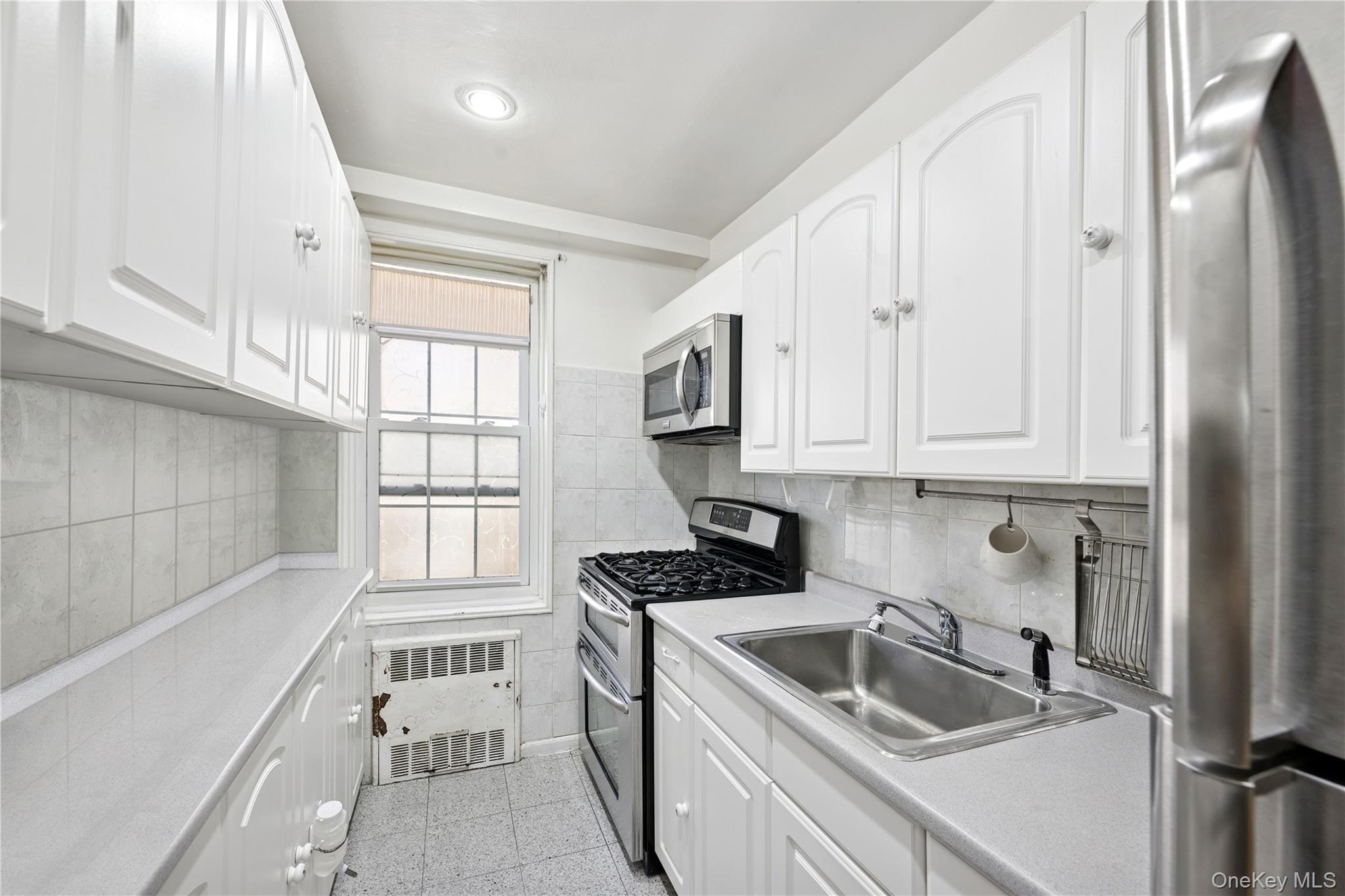 140-35 Burden Crescent # 206, Briarwood, NY 11435