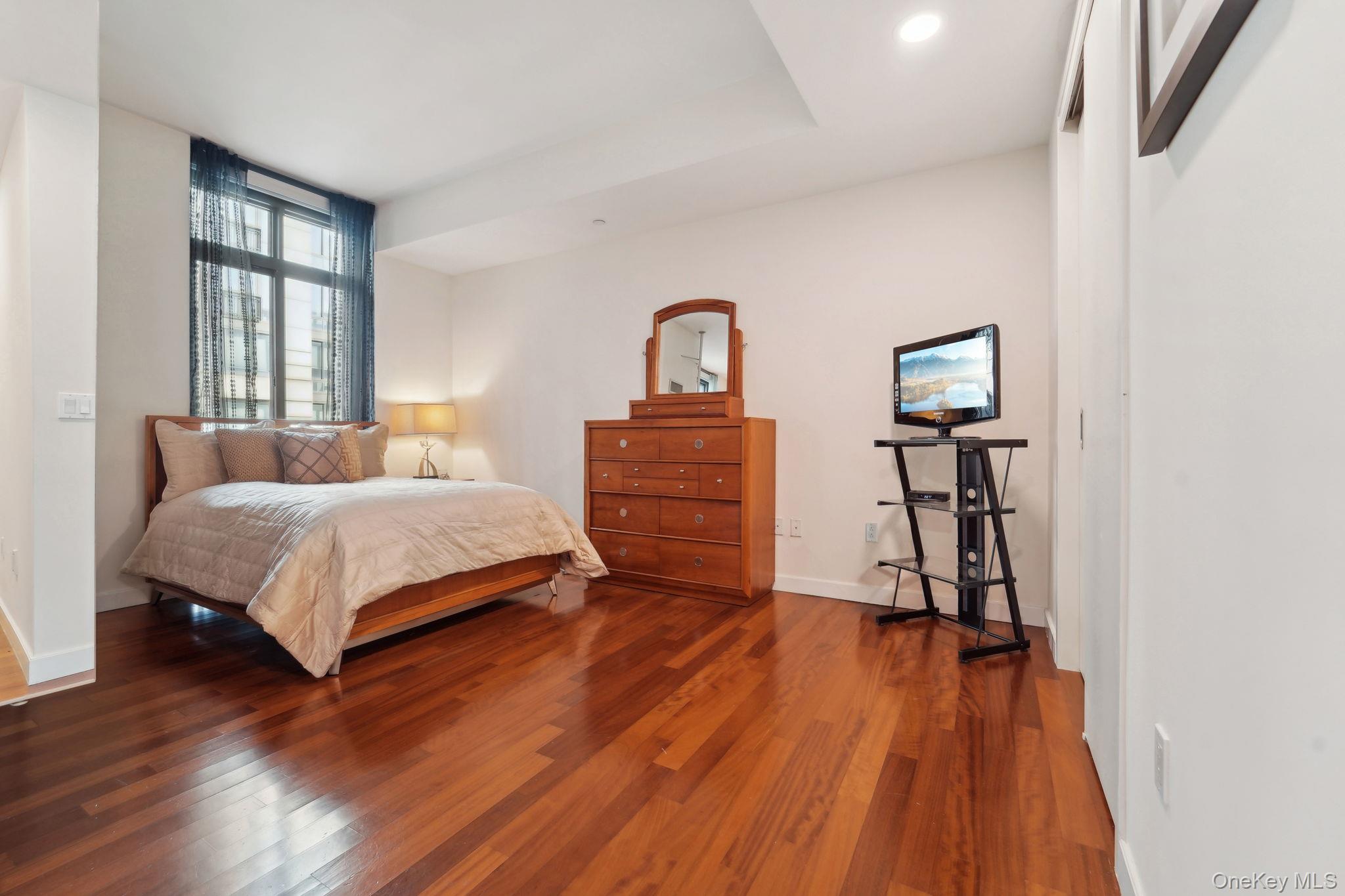 27 City Place # THB, White Plains, NY 10601