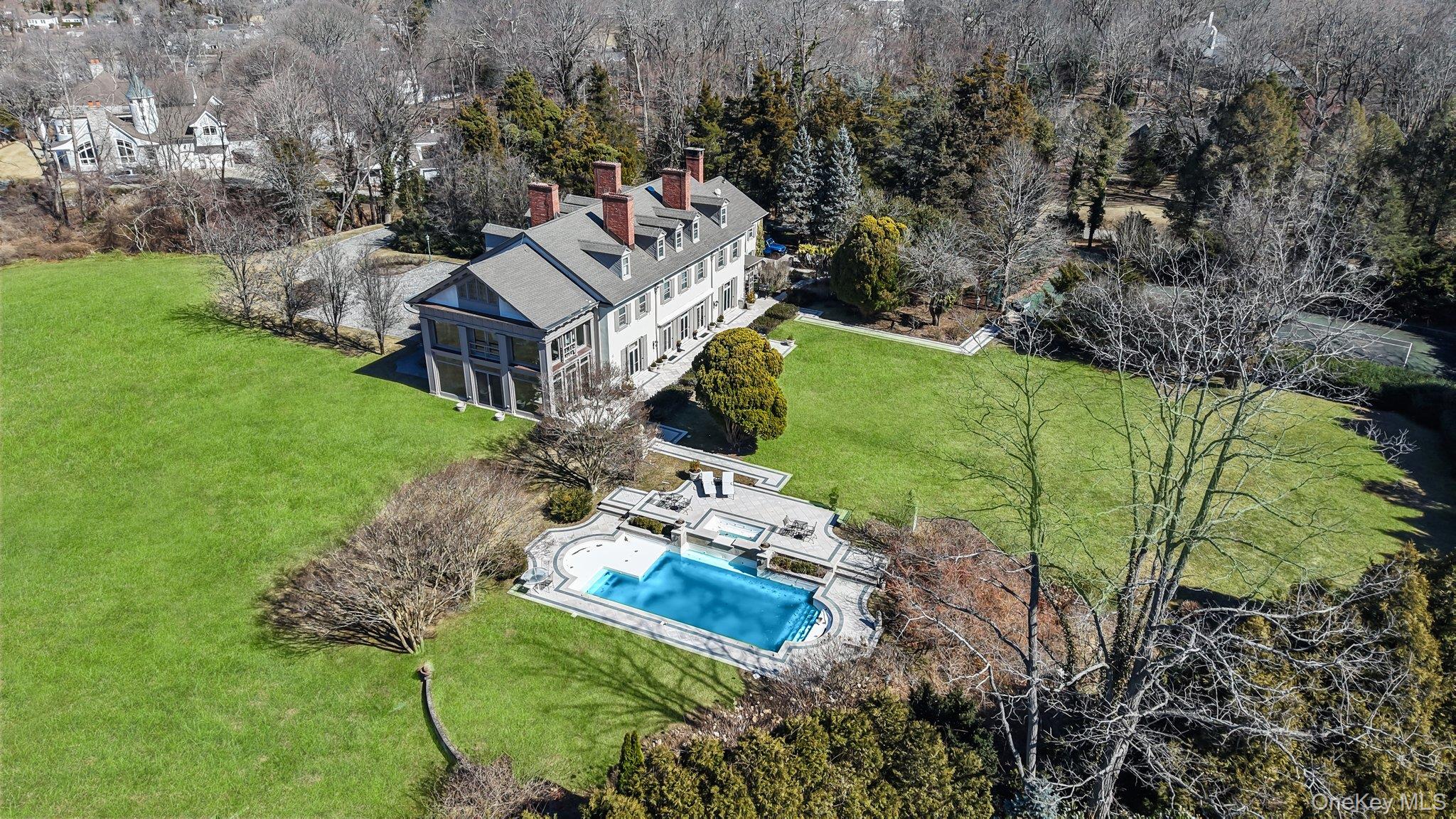 15 Emmet Drive, Head Of The Harbor, NY 11790