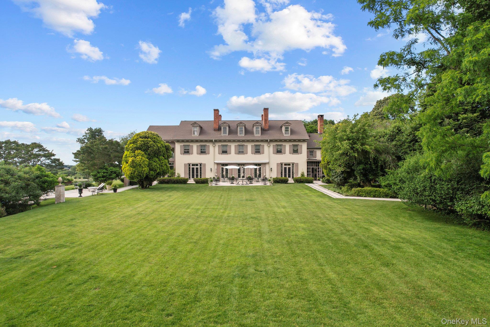 15 Emmet Drive, Head Of The Harbor, NY 11790