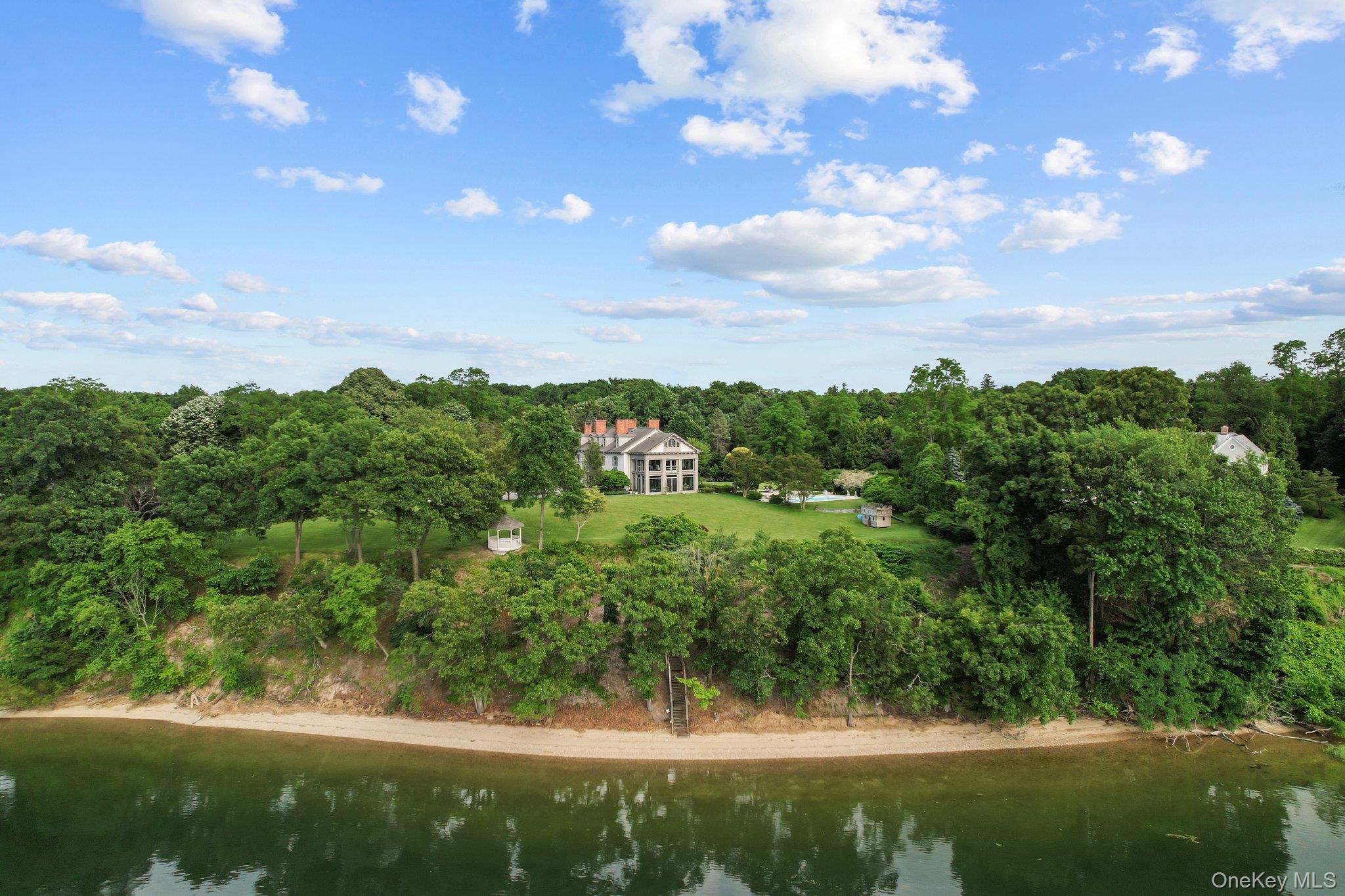 15 Emmet Drive, Head Of The Harbor, NY 11790