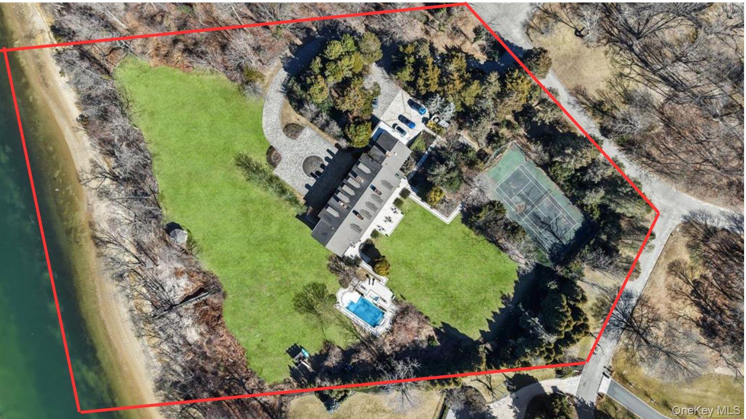 15 Emmet Drive, Head Of The Harbor, NY 11790