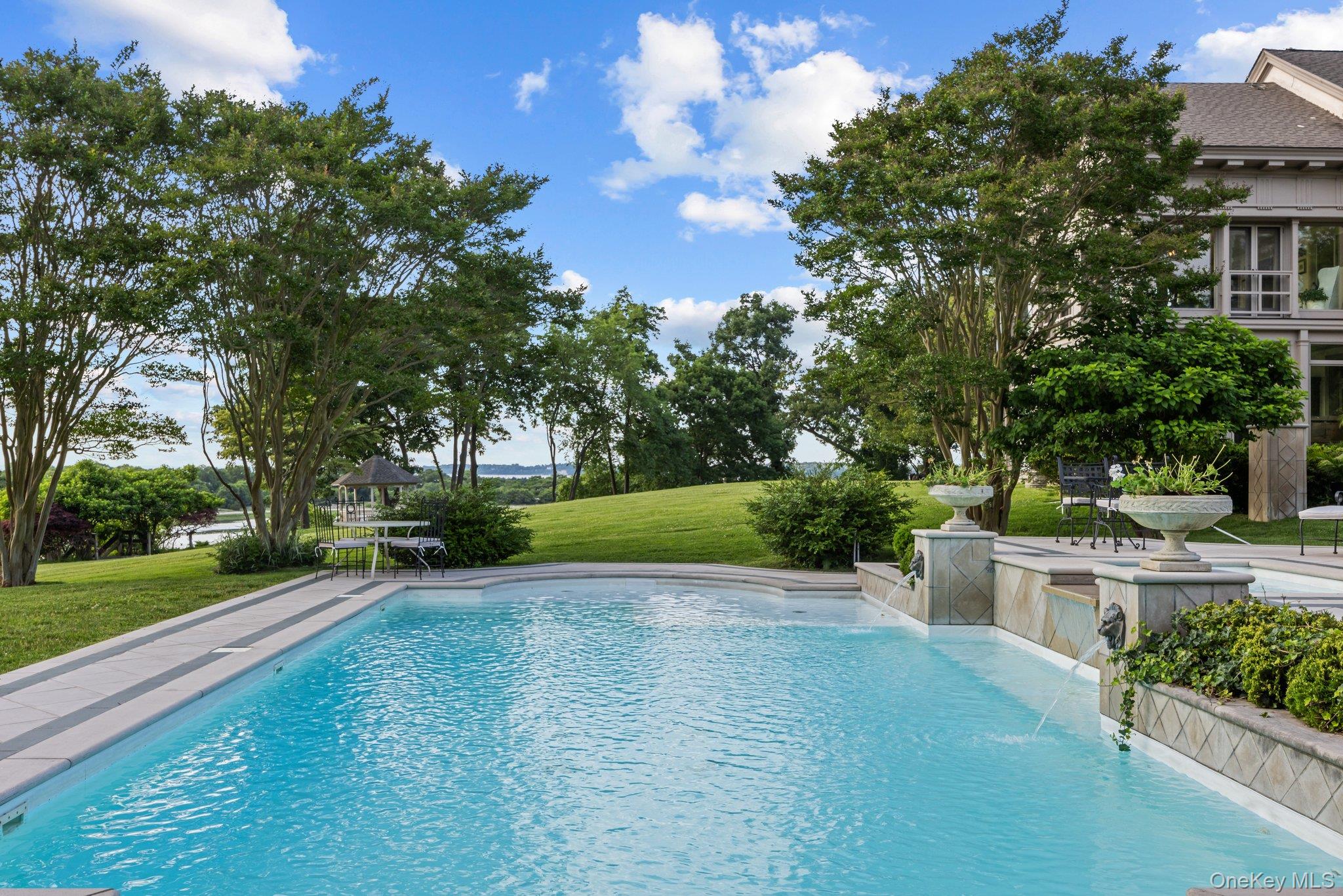 15 Emmet Drive, Head Of The Harbor, NY 11790