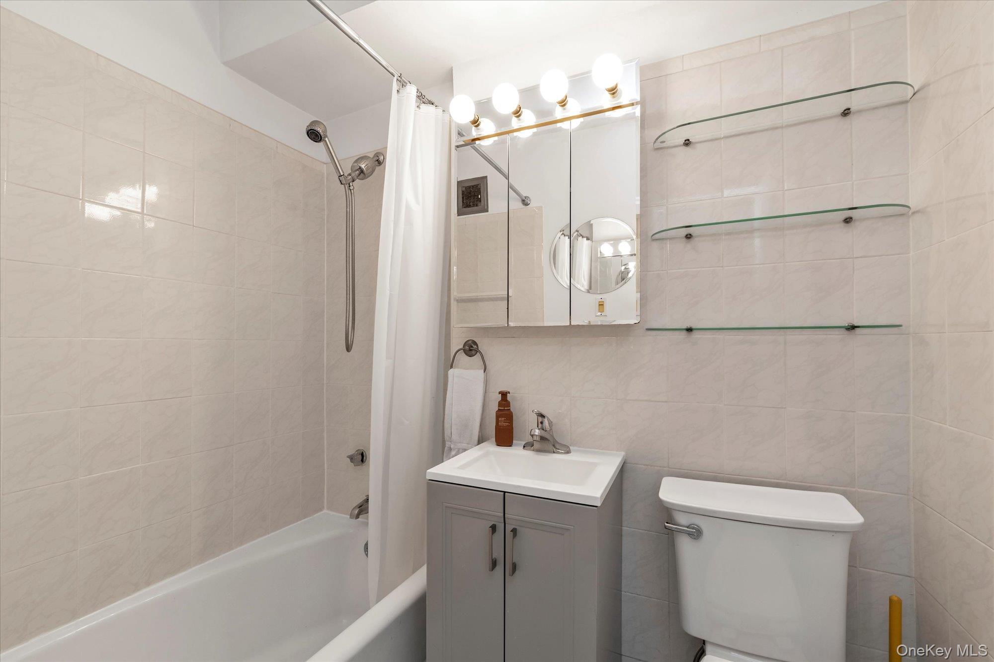 107-40 Queens Boulevard # 14C, Forest Hills, NY 11375