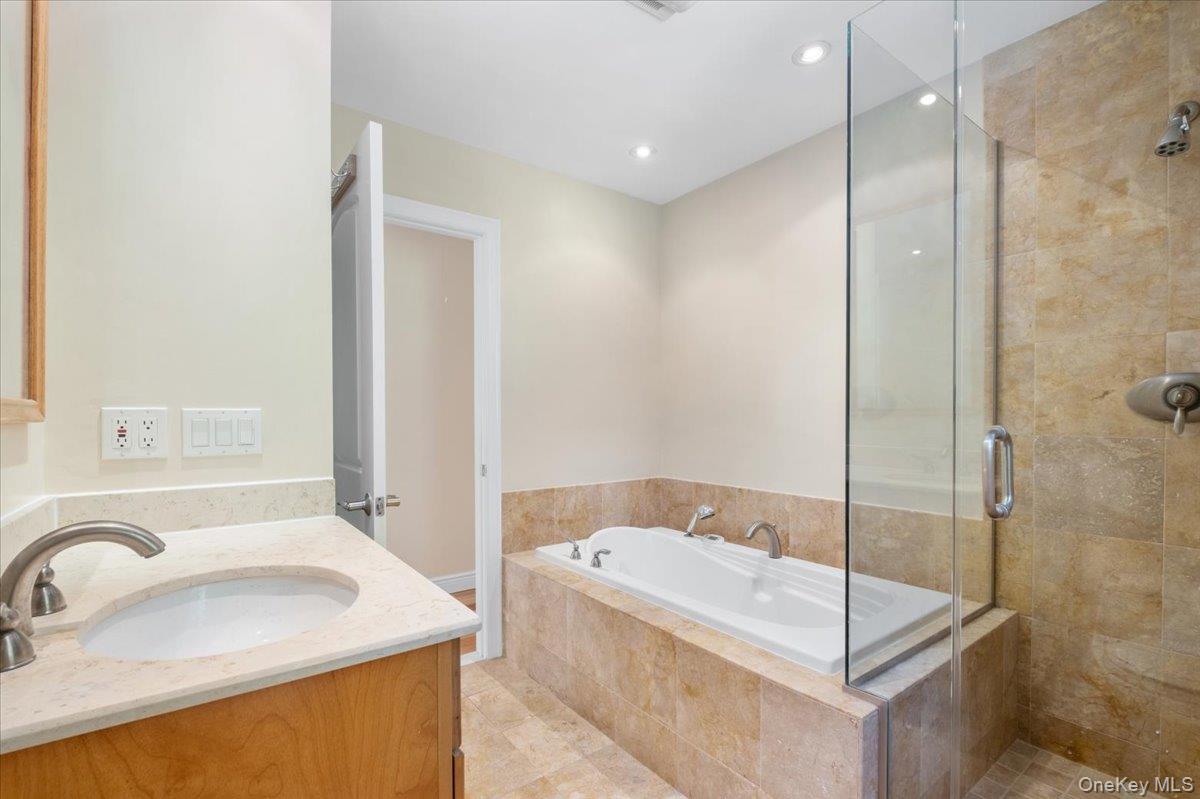 12 Country Club Lane N, Briarcliff Manor, NY 10510