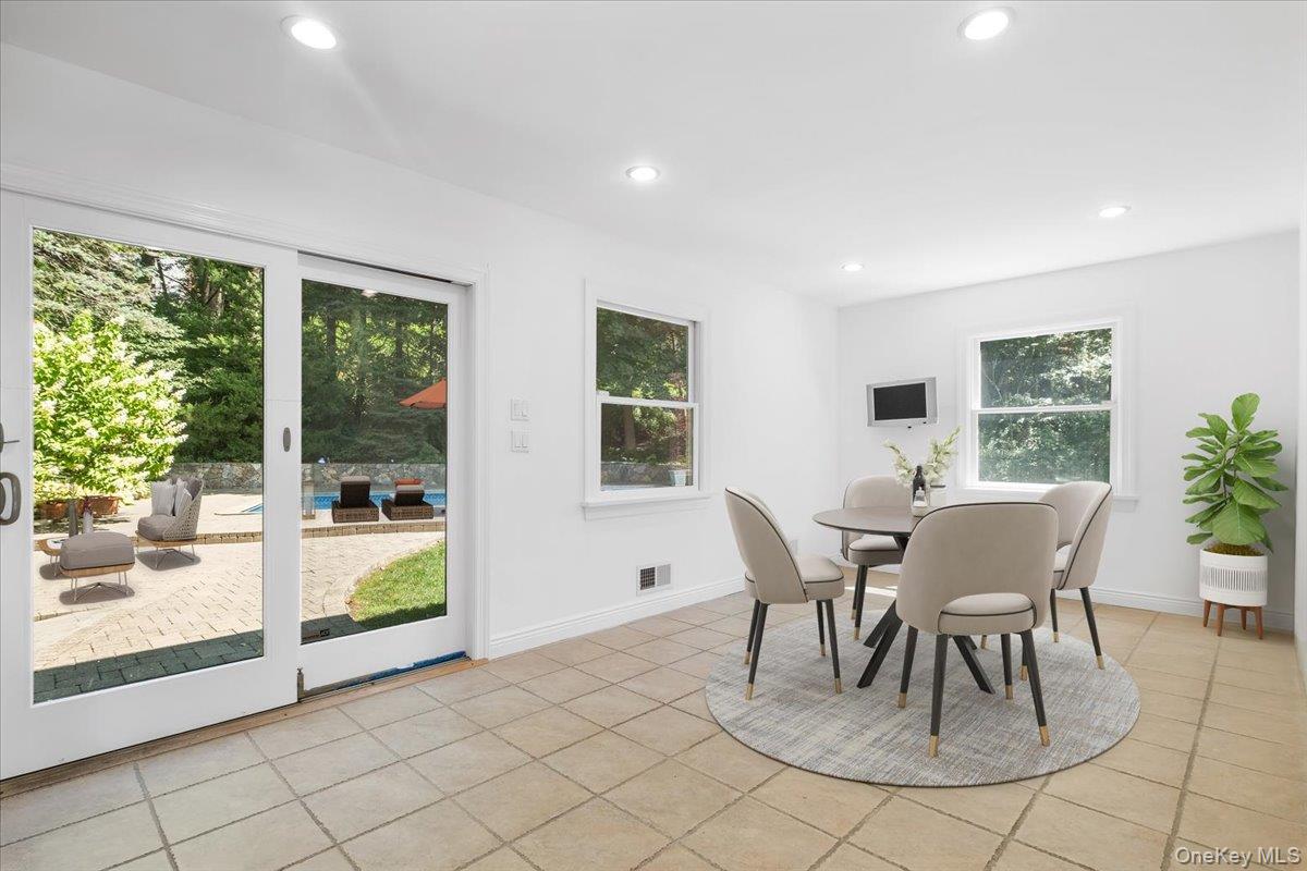 12 Country Club Lane N, Briarcliff Manor, NY 10510