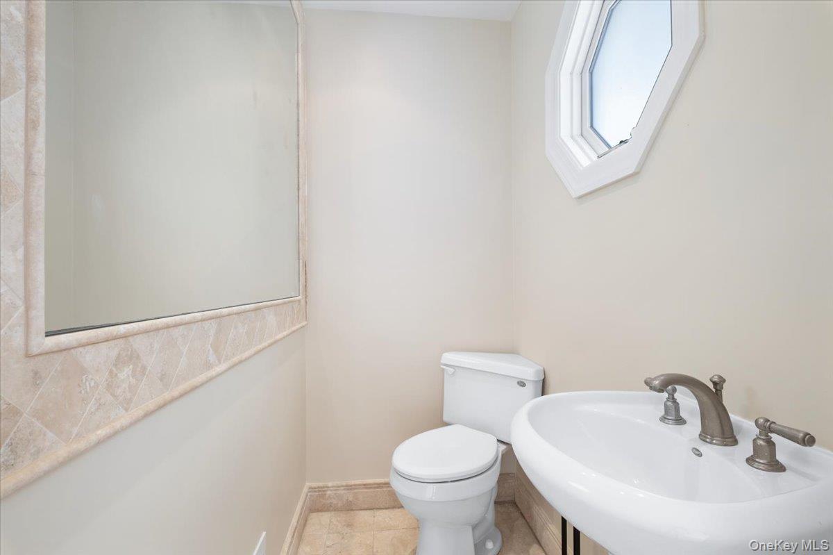 12 Country Club Lane N, Briarcliff Manor, NY 10510