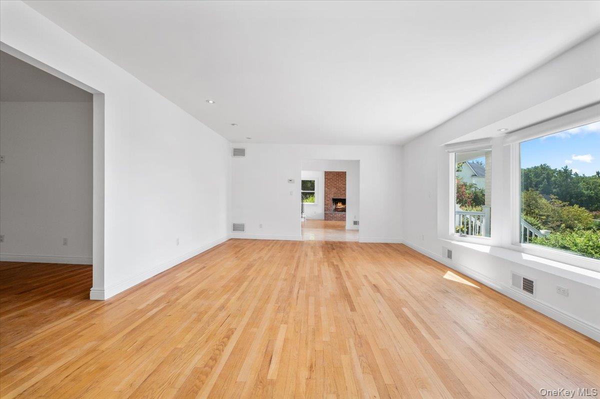 12 Country Club Lane N, Briarcliff Manor, NY 10510