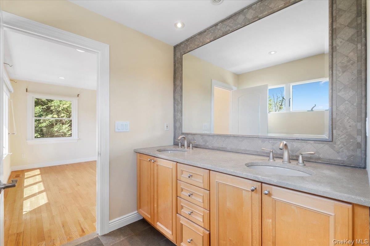 12 Country Club Lane N, Briarcliff Manor, NY 10510