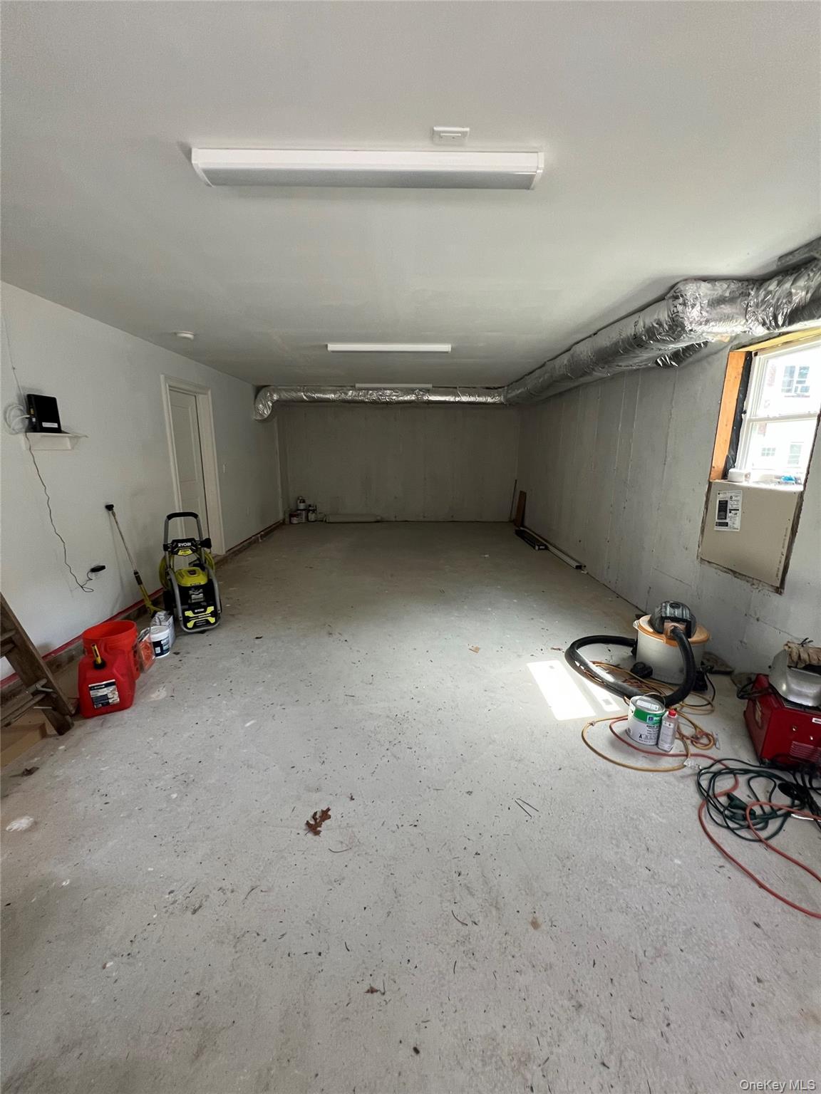 56 Hill Street E, Wading River, NY 11792