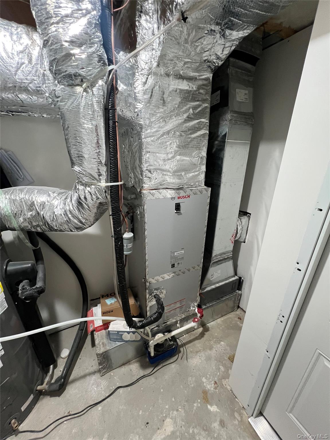 56 Hill Street E, Wading River, NY 11792