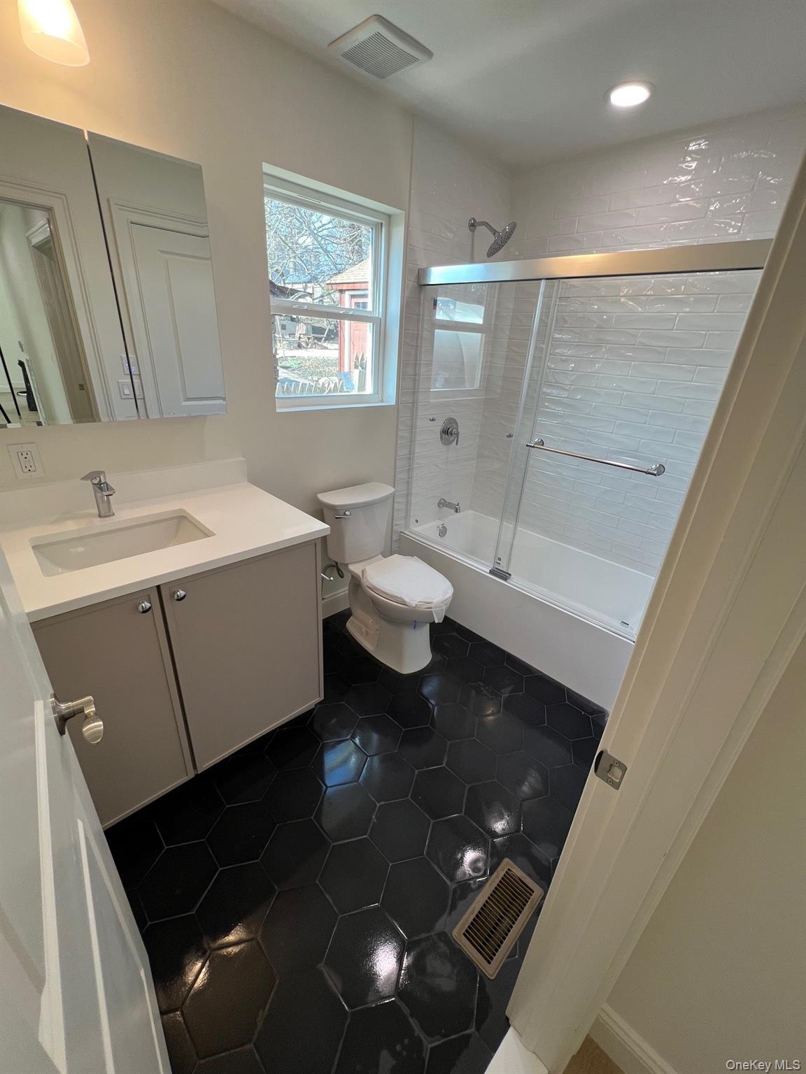 56 Hill Street E, Wading River, NY 11792