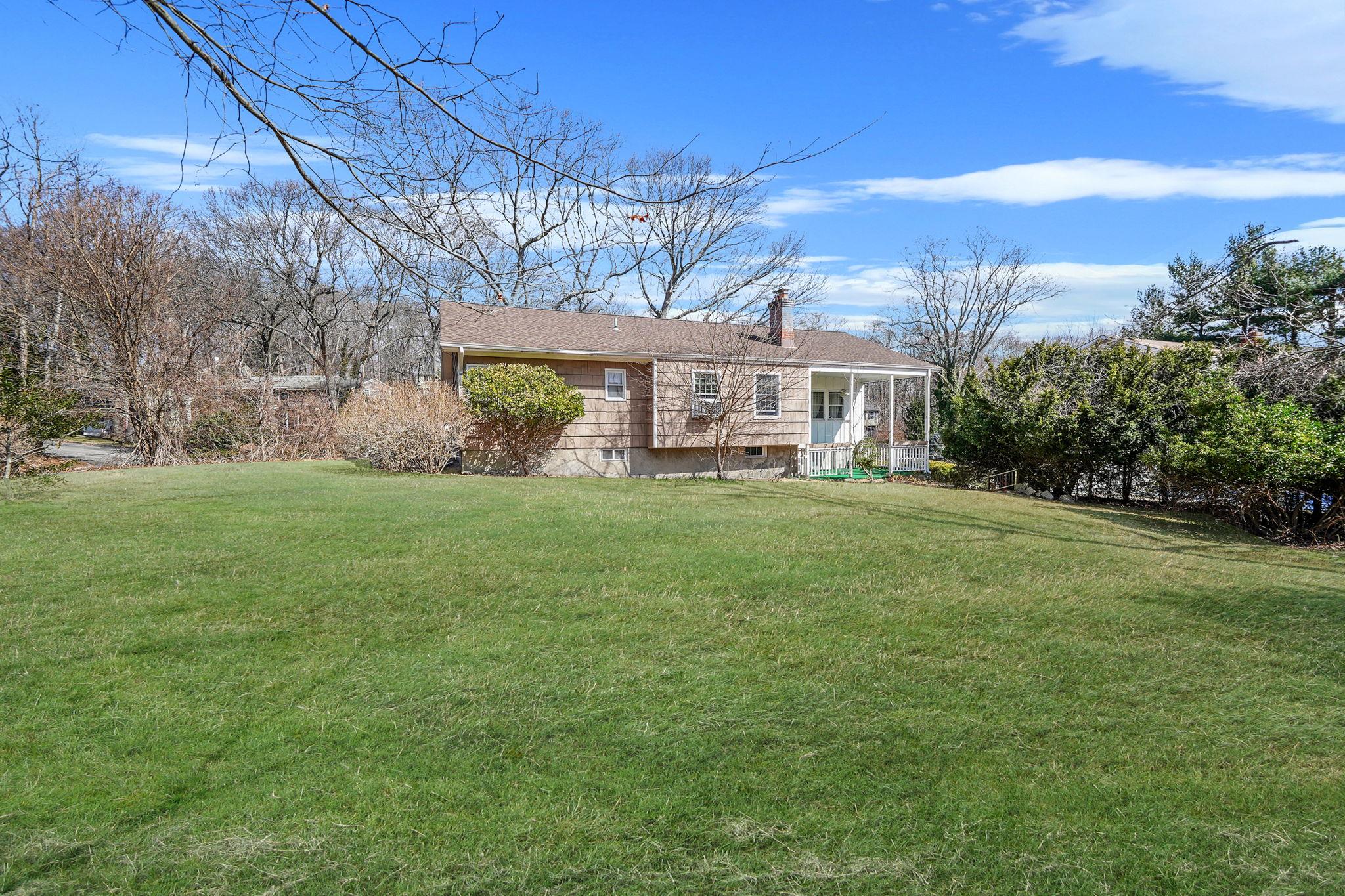 10 Beacon Hill Drive, Stony Brook, NY 11790