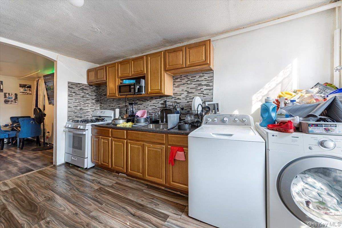 22 Jones Place, Yonkers, NY 10703