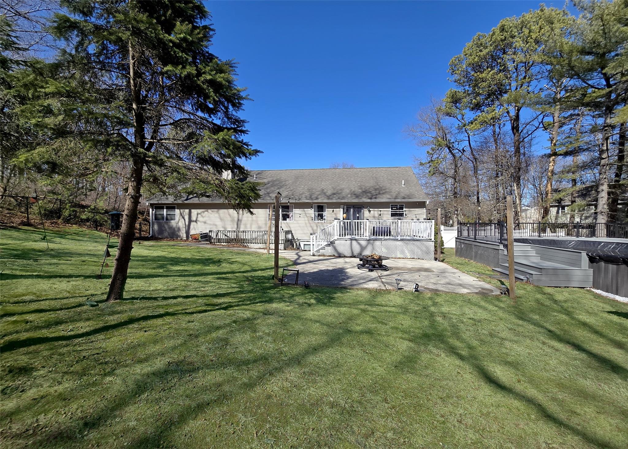 11 Doral Lane, Yaphank, NY 11980