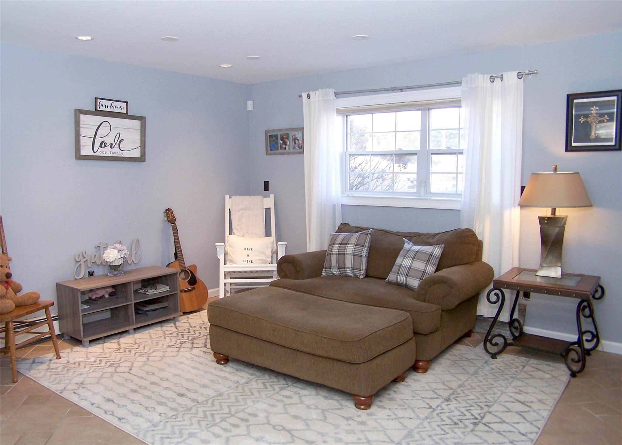 11 Doral Lane, Yaphank, NY 11980