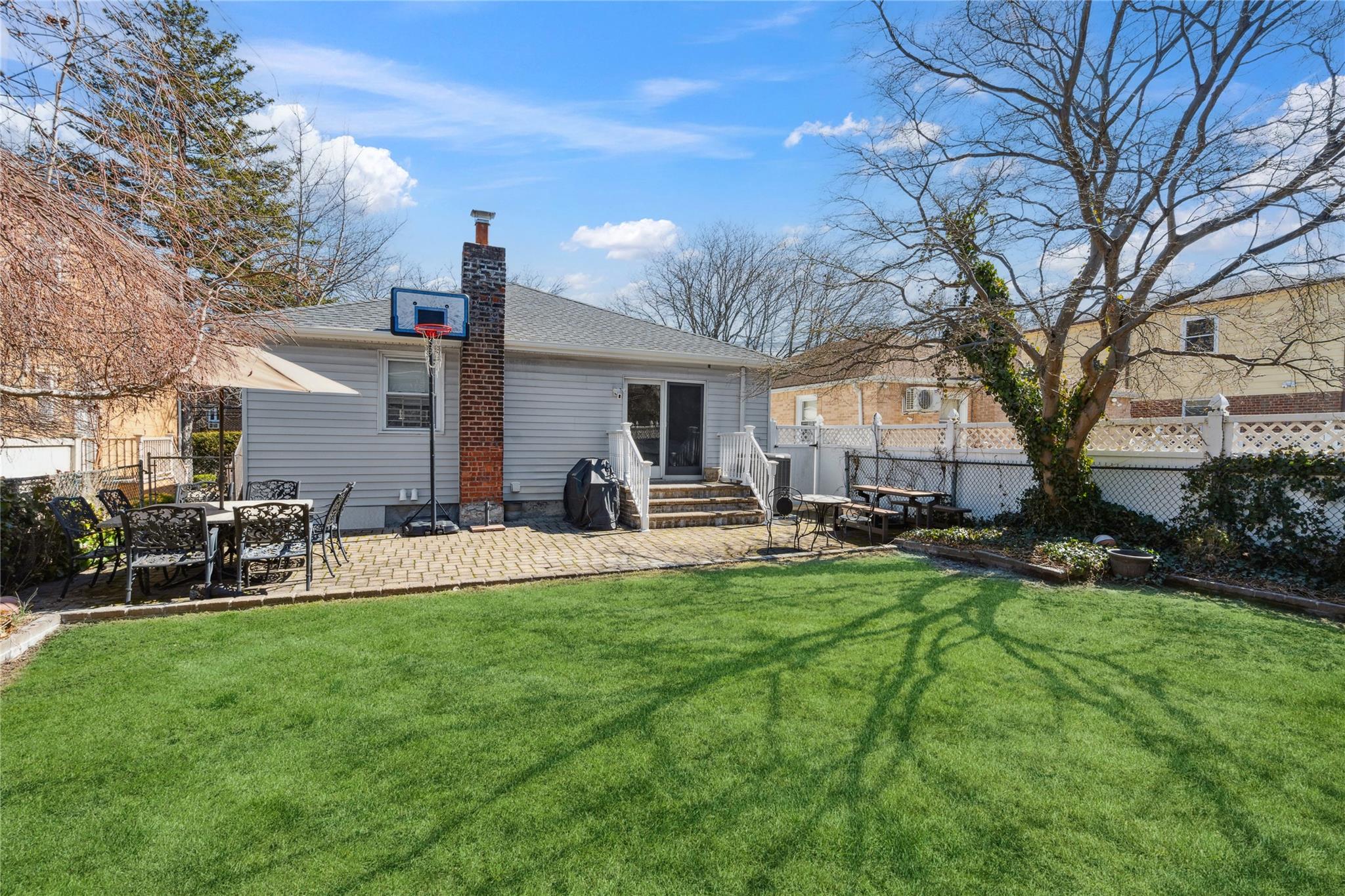 2930 Bell Boulevard, Bayside, NY 11360