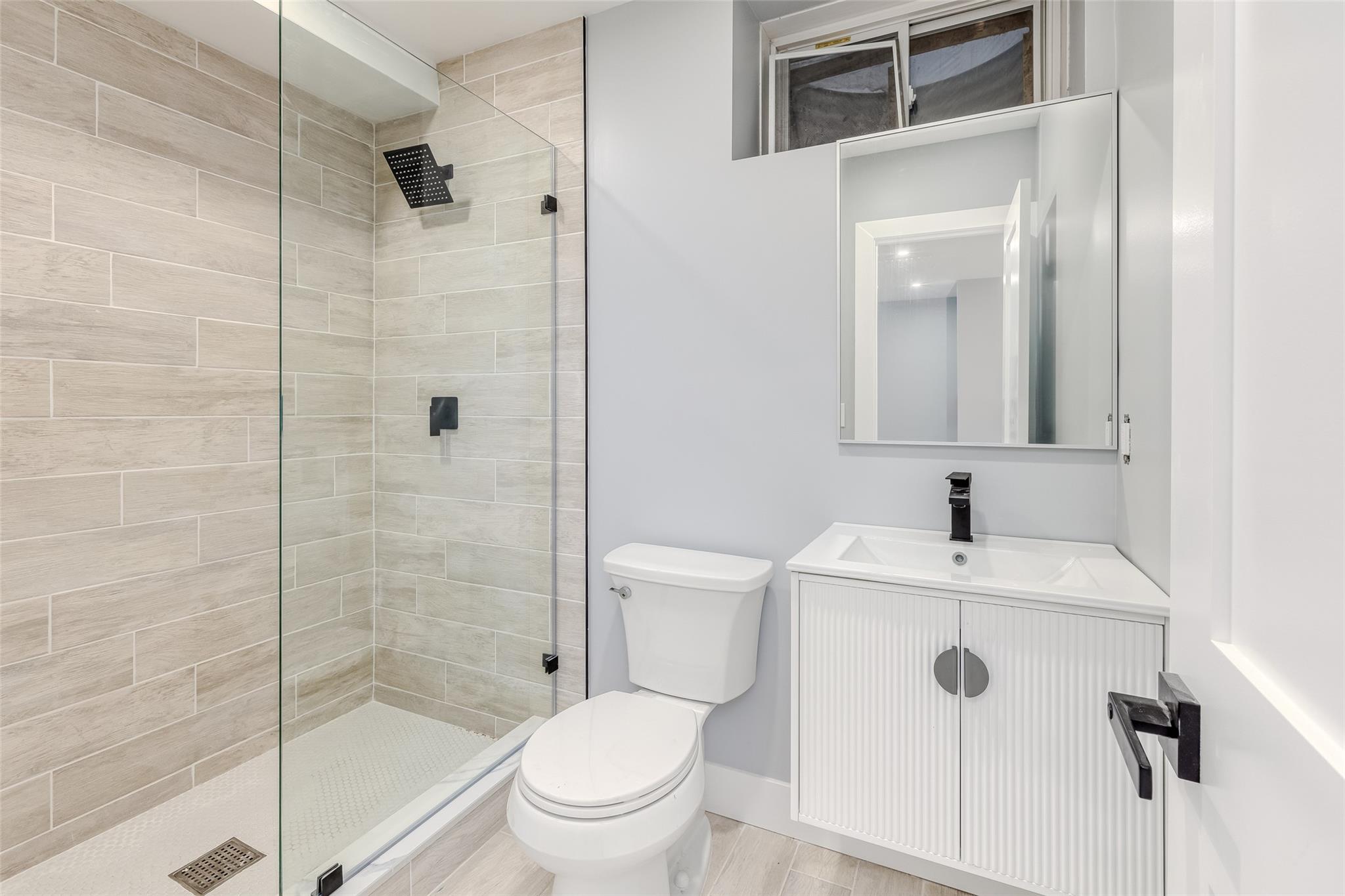 14 Fawn Lane, Westbury, NY 11590