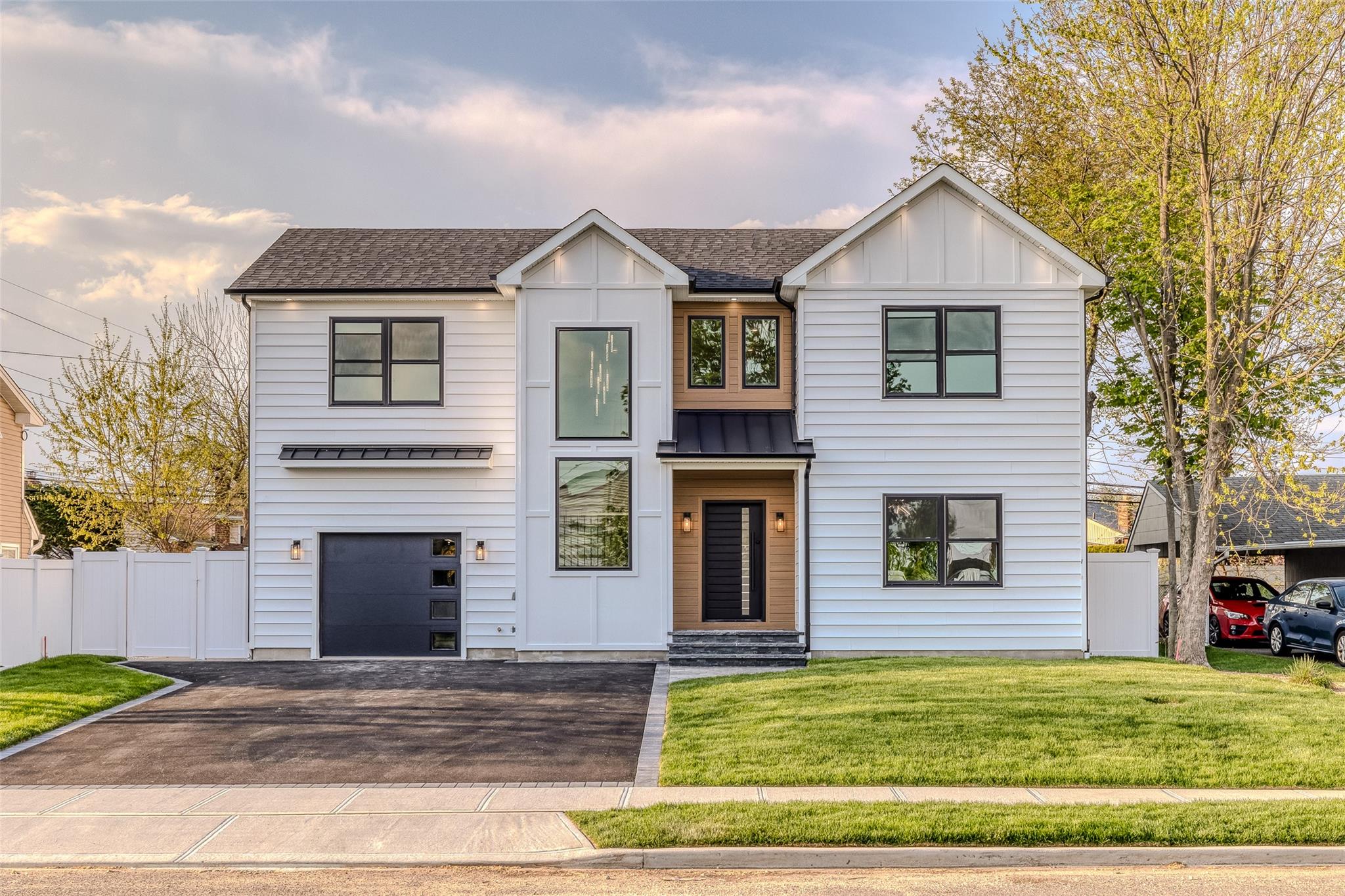 14 Fawn Lane, Westbury, NY 11590