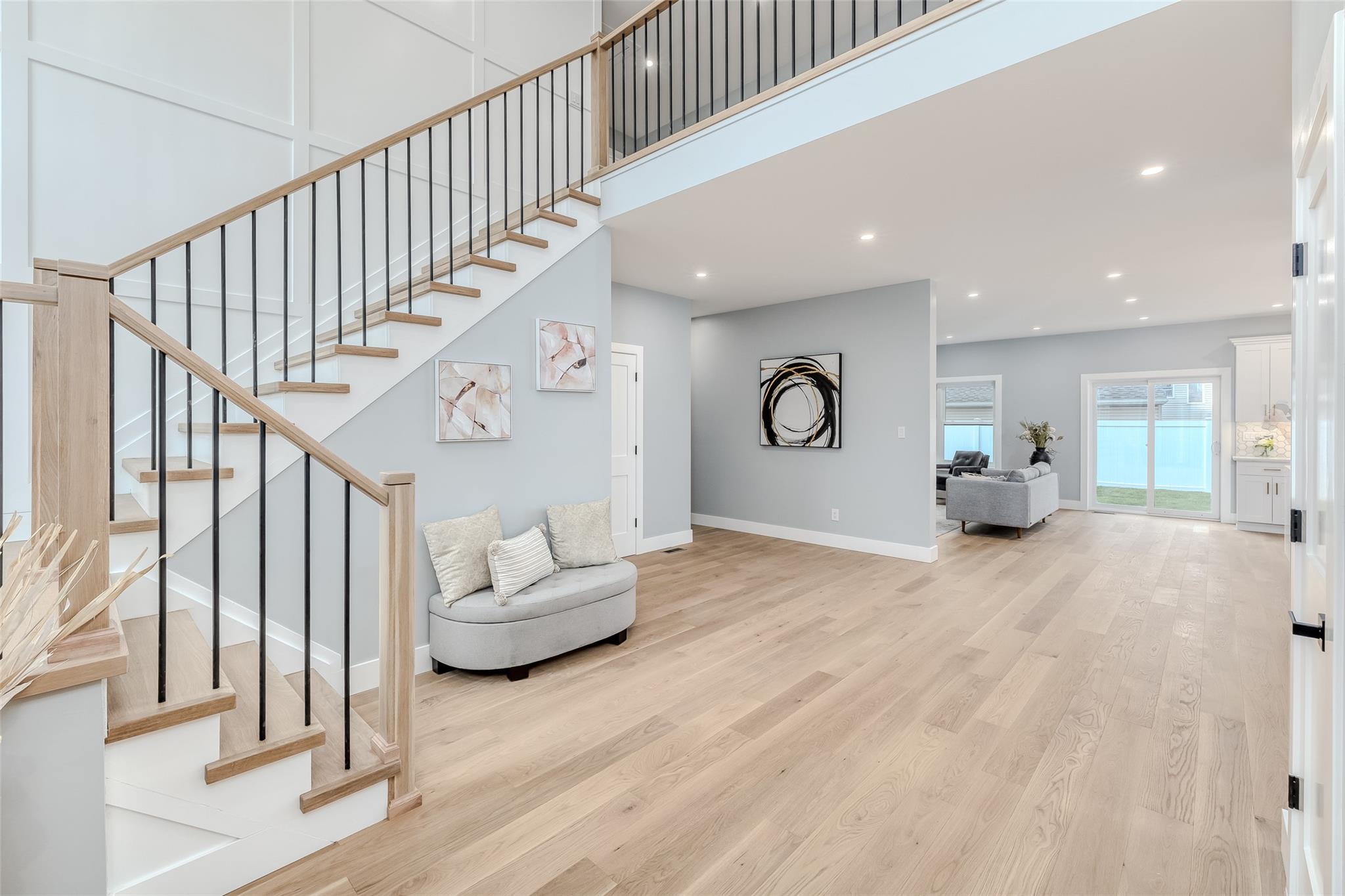 14 Fawn Lane, Westbury, NY 11590