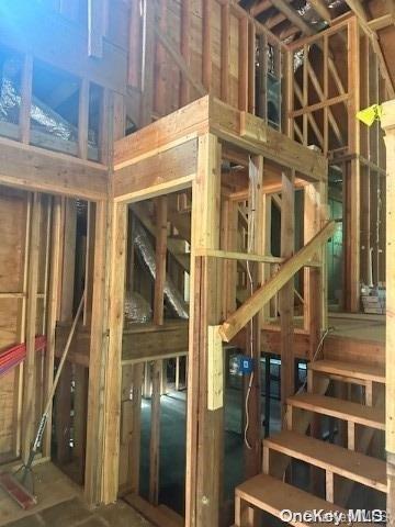 31 Valentine Road, Shoreham, NY 11786