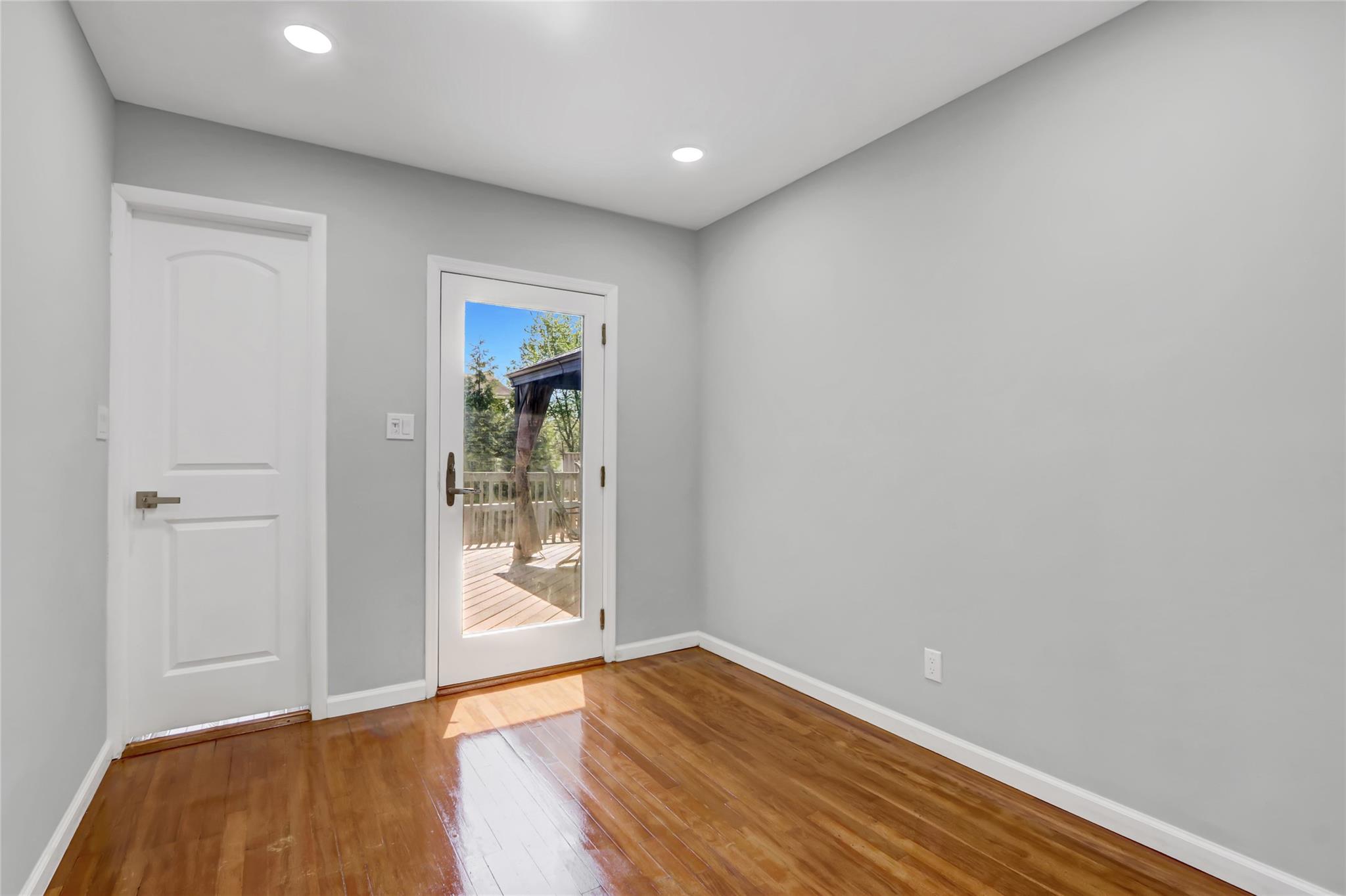 62 Lambert AVE Avenue, Farmingdale, NY 11735