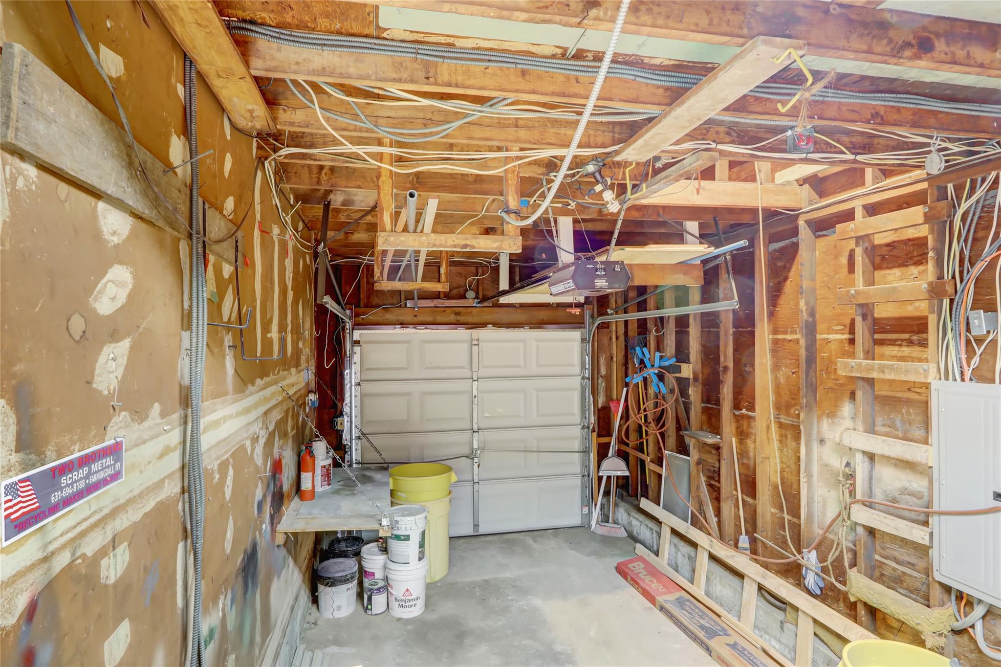 62 Lambert AVE Avenue, Farmingdale, NY 11735