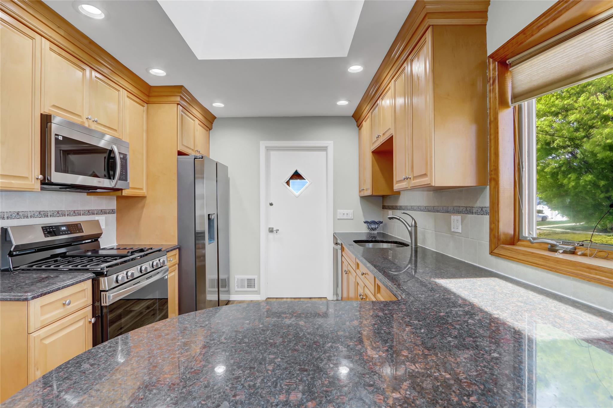 62 Lambert AVE Avenue, Farmingdale, NY 11735