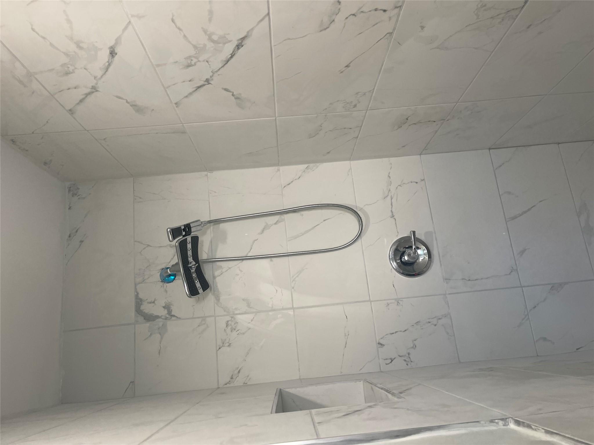 62 Lambert AVE Avenue, Farmingdale, NY 11735