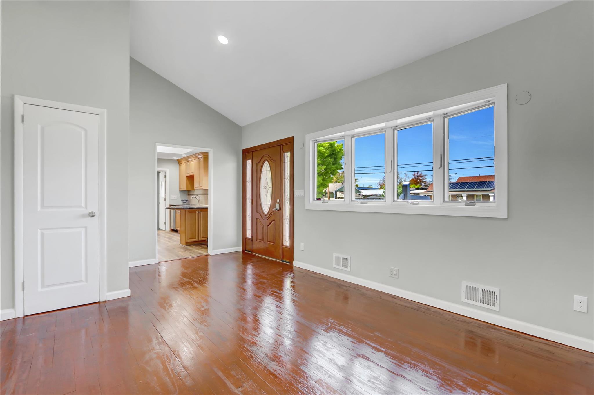 62 Lambert AVE Avenue, Farmingdale, NY 11735