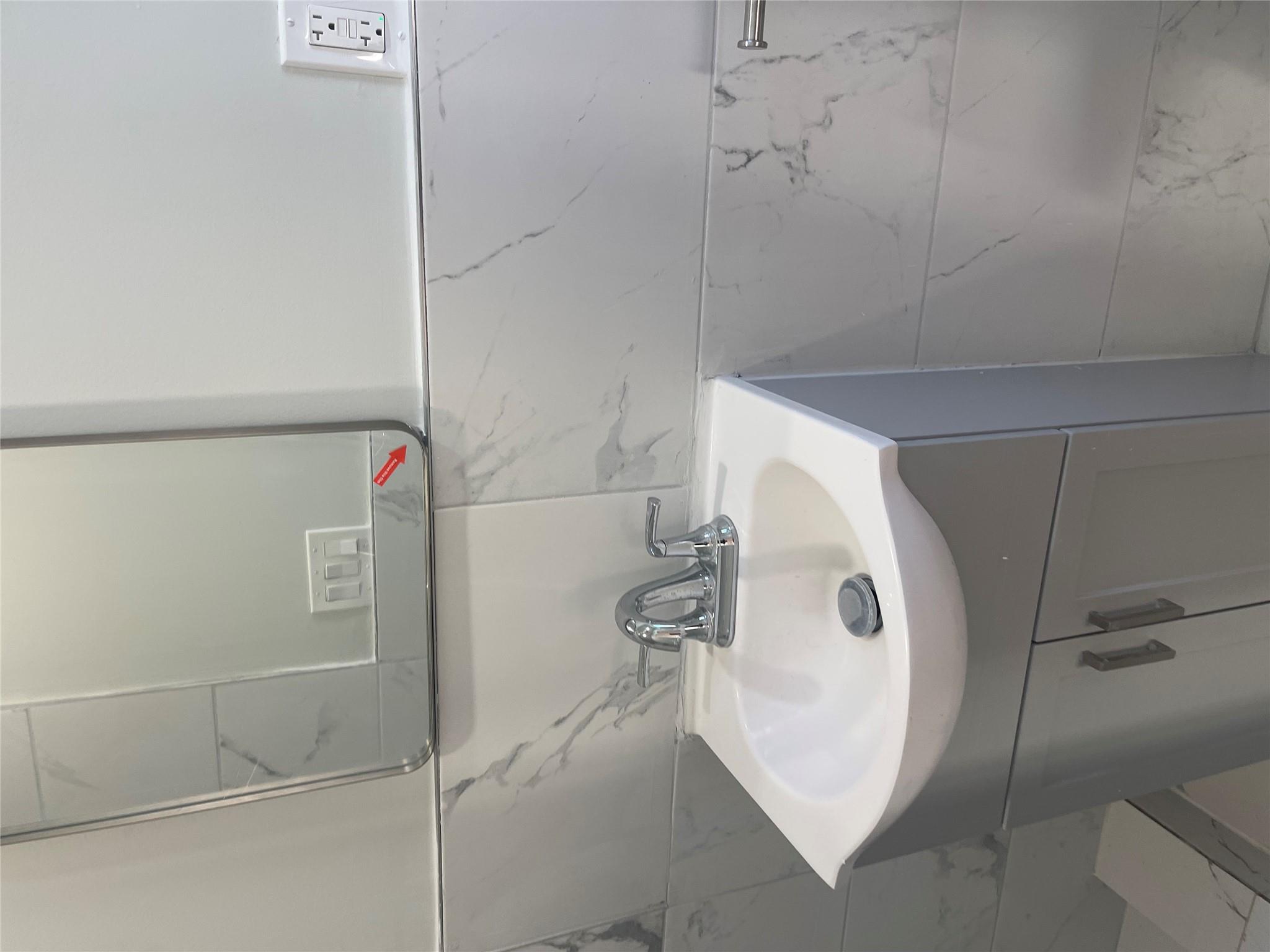 62 Lambert AVE Avenue, Farmingdale, NY 11735