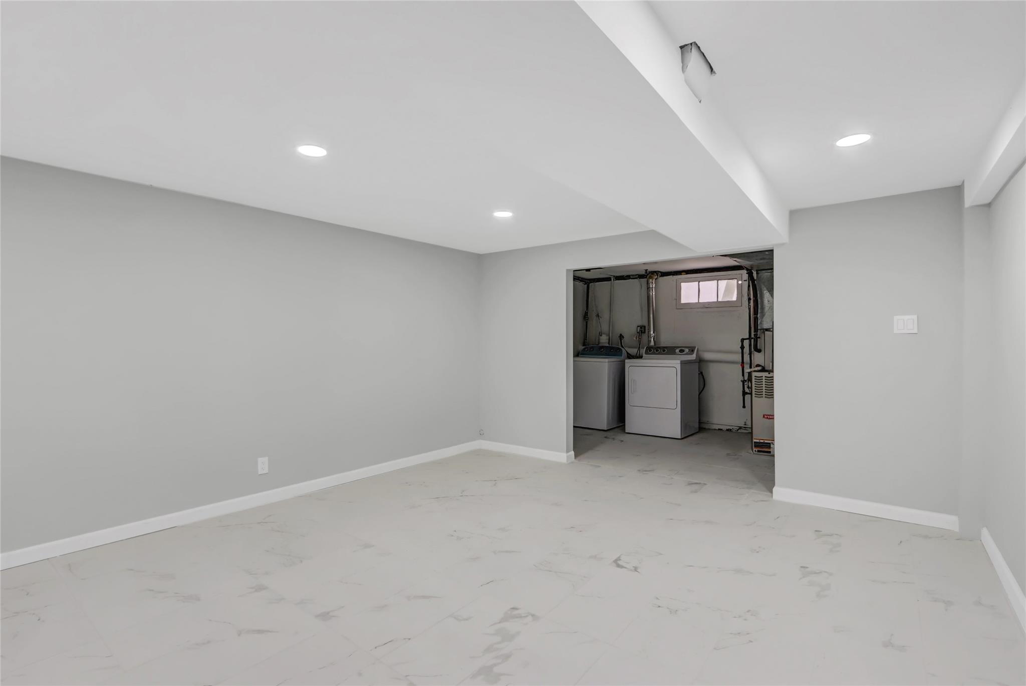 62 Lambert AVE Avenue, Farmingdale, NY 11735